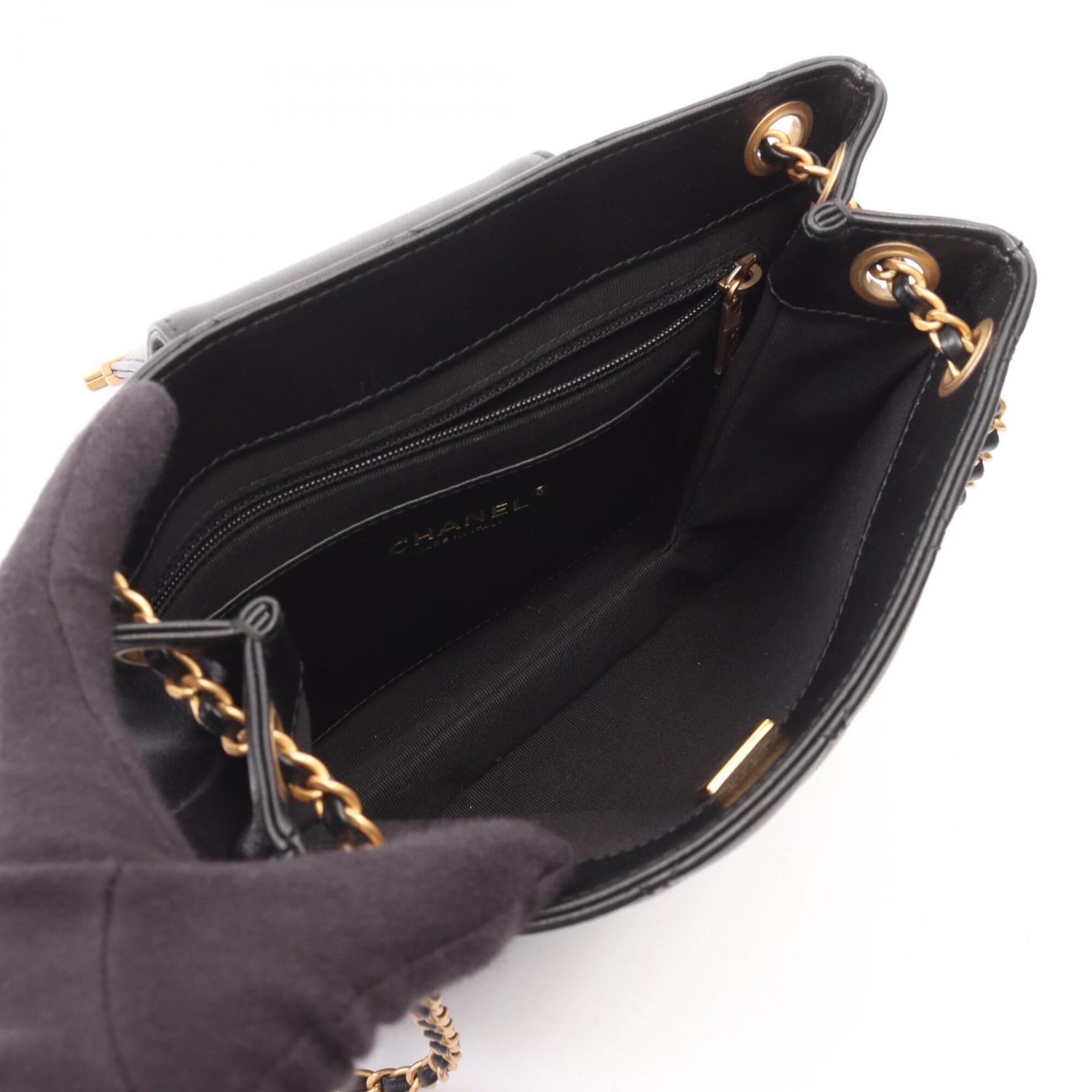 Chanel Black Leather Handbag Shoulder Bag (Pre-Owned)