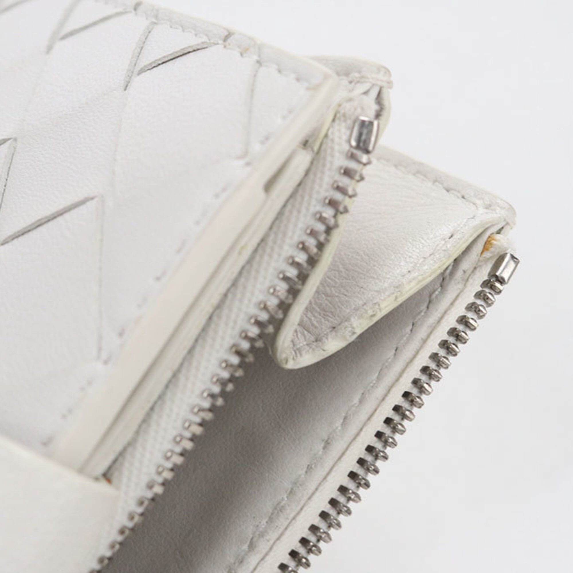 Bottega Veneta White Leather Wallet (Bi-Fold) (Pre-Owned)