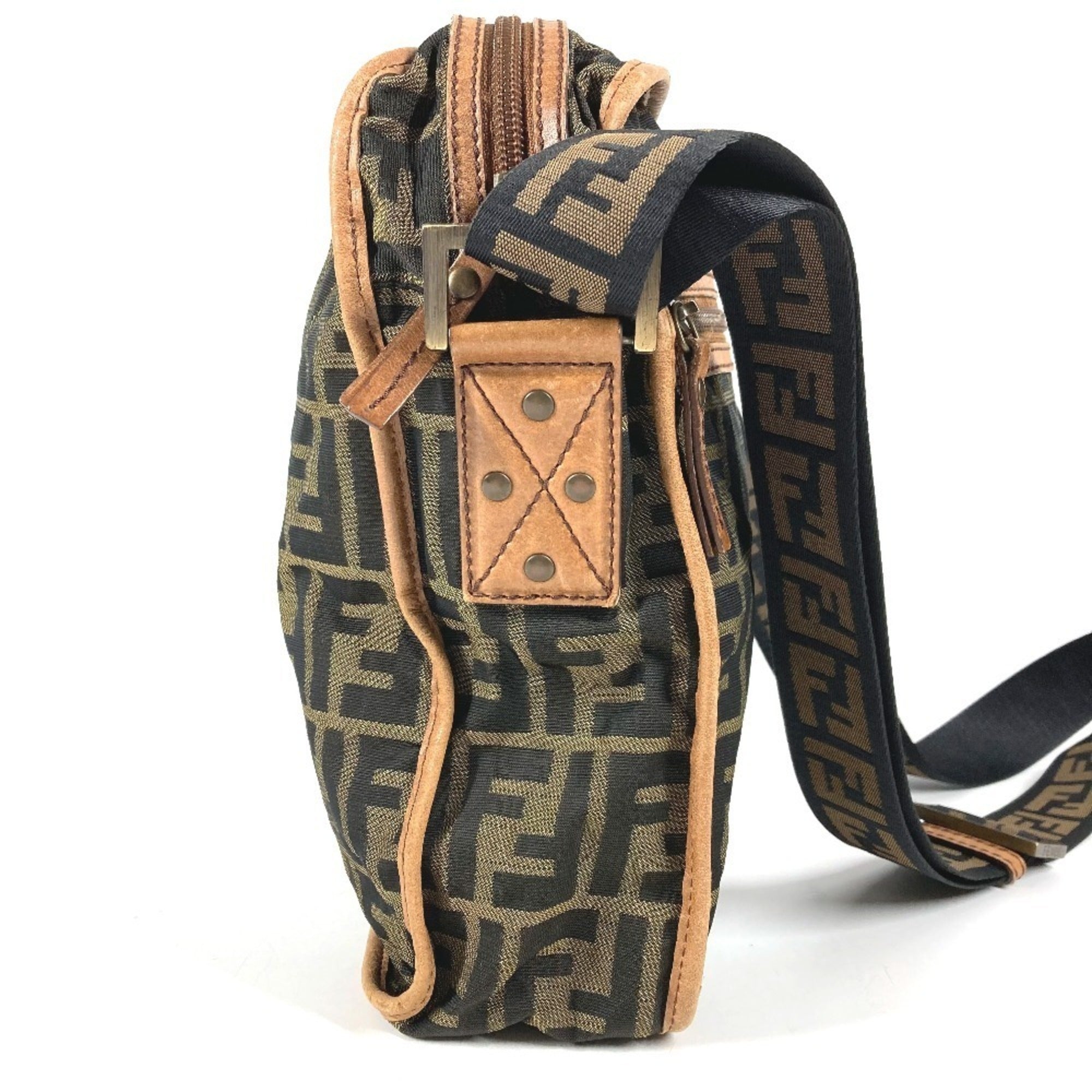 Fendi Brown Leather Pochette Shoulder Bag (Pre-Owned)