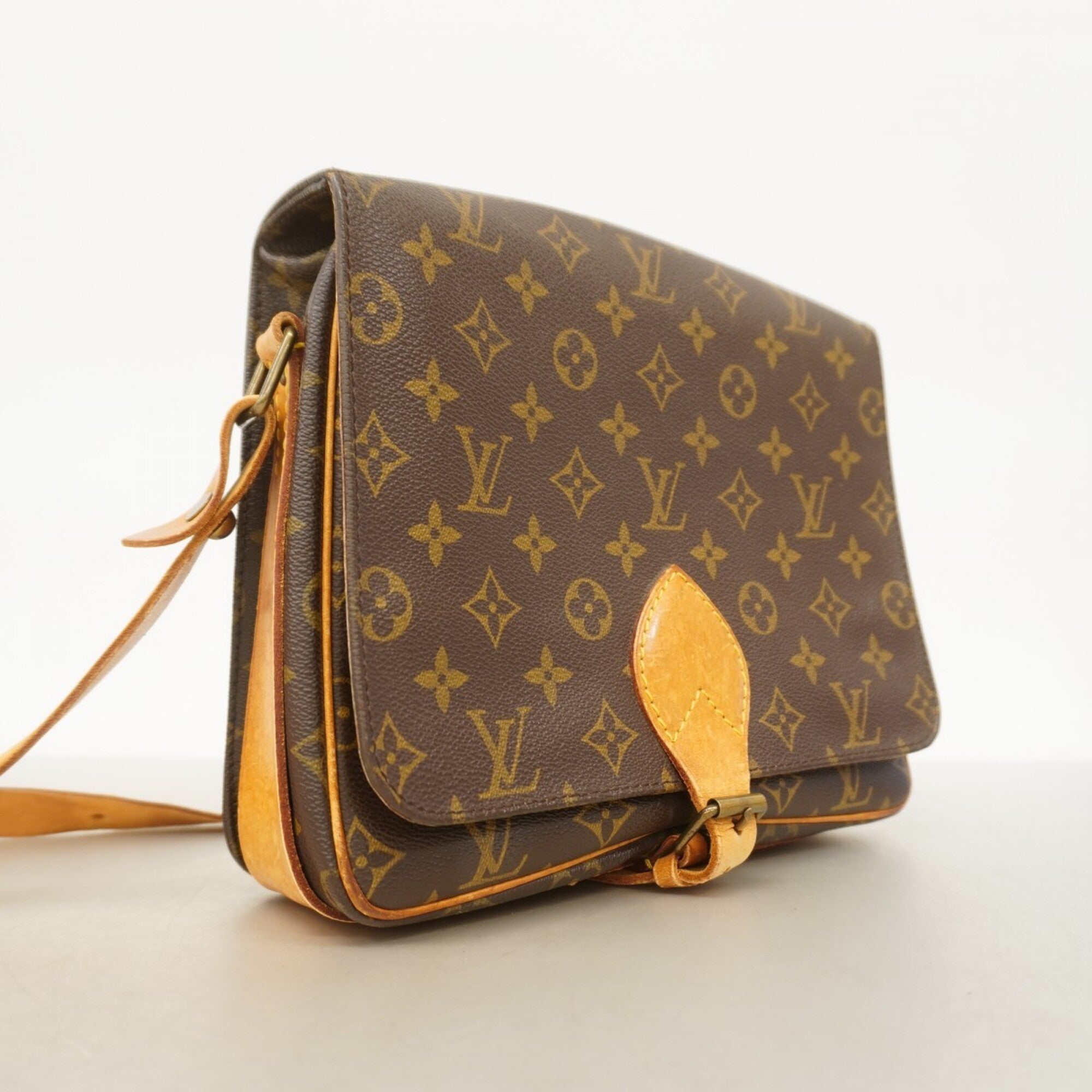 Louis Vuitton Brown Shoulder Bag (Pre-Owned)