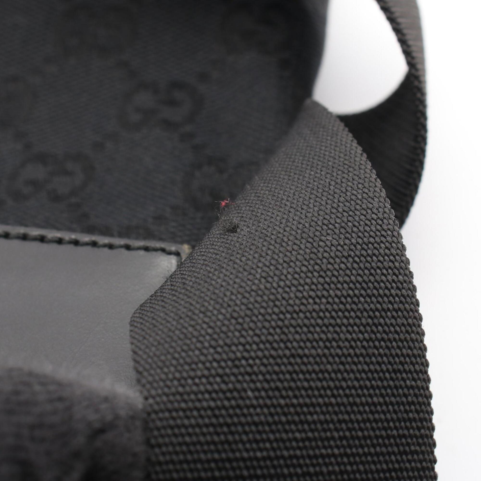 Gucci Black Canvas Leather Fanny Pack Handbag (Pre-Owned)