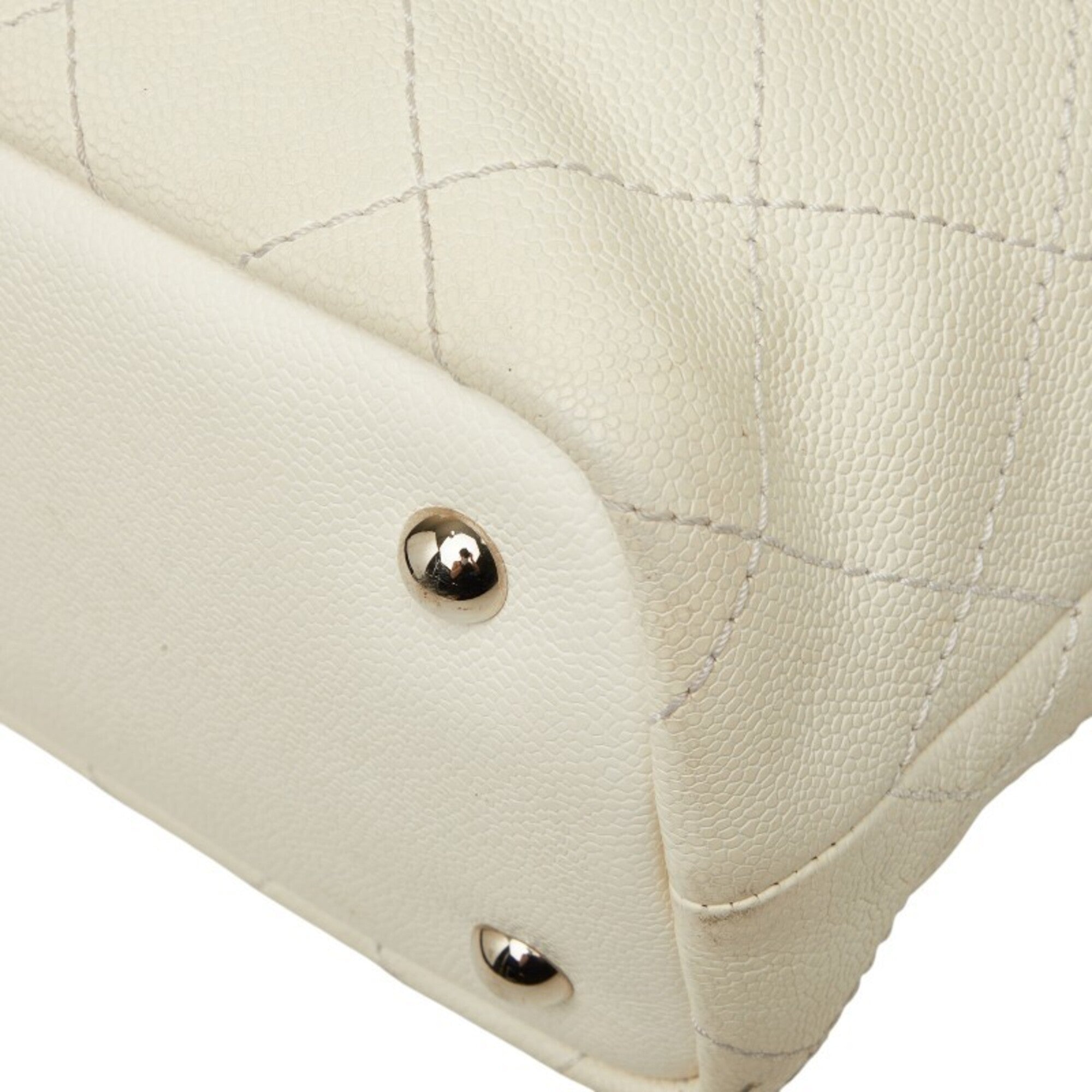 Chanel White Grained Calfskin Shoulder Bag Tote Bag (Pre-Owned)