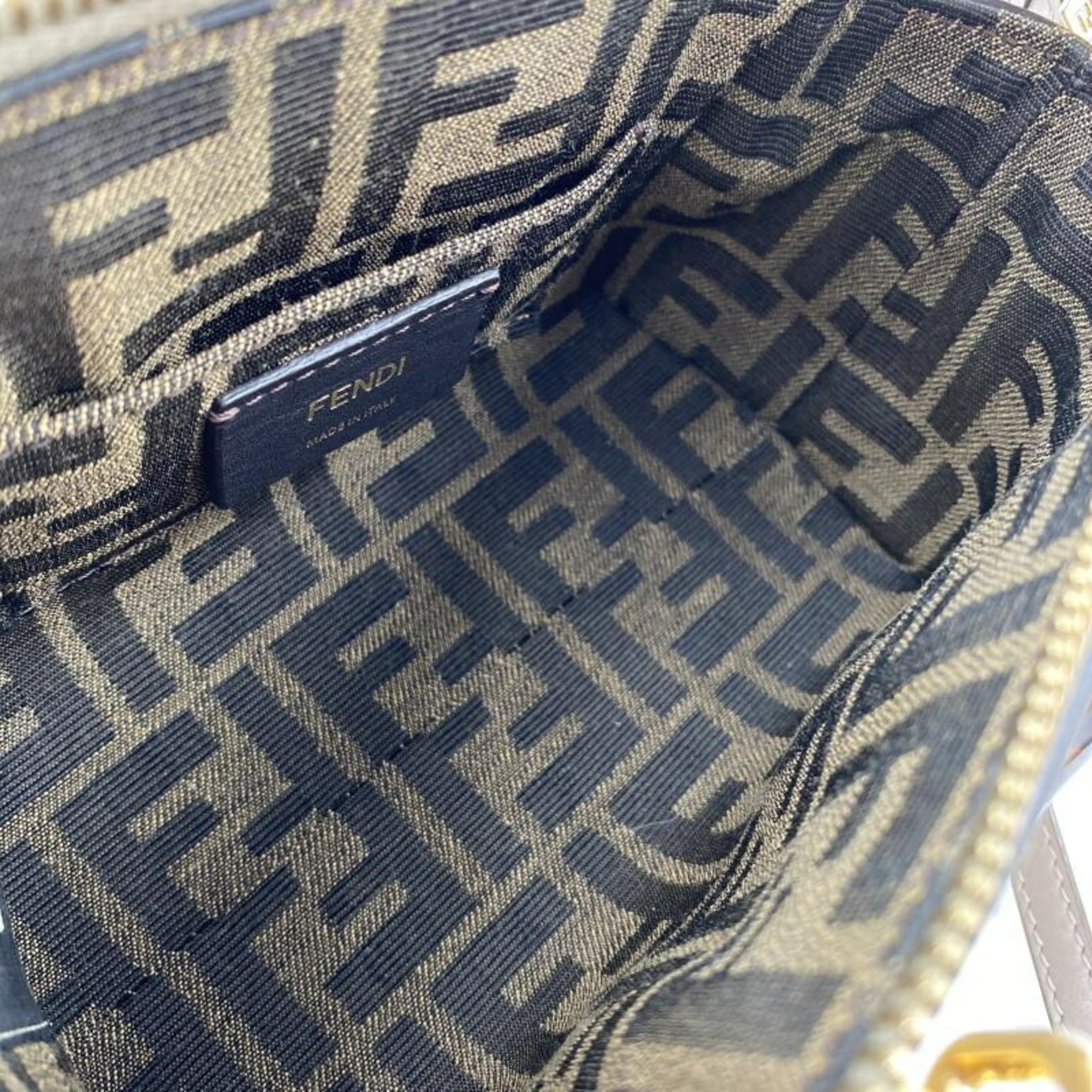 Fendi Brown Leather Shoulder Bag (Pre-Owned)