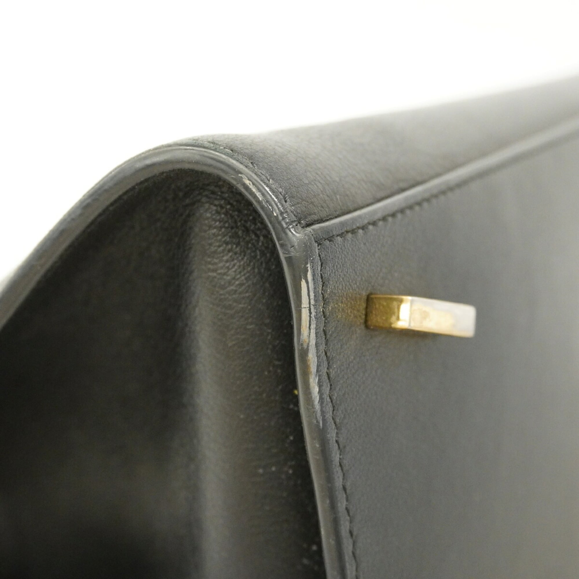Salvatore Ferragamo Black Leather Handbag (Pre-Owned)