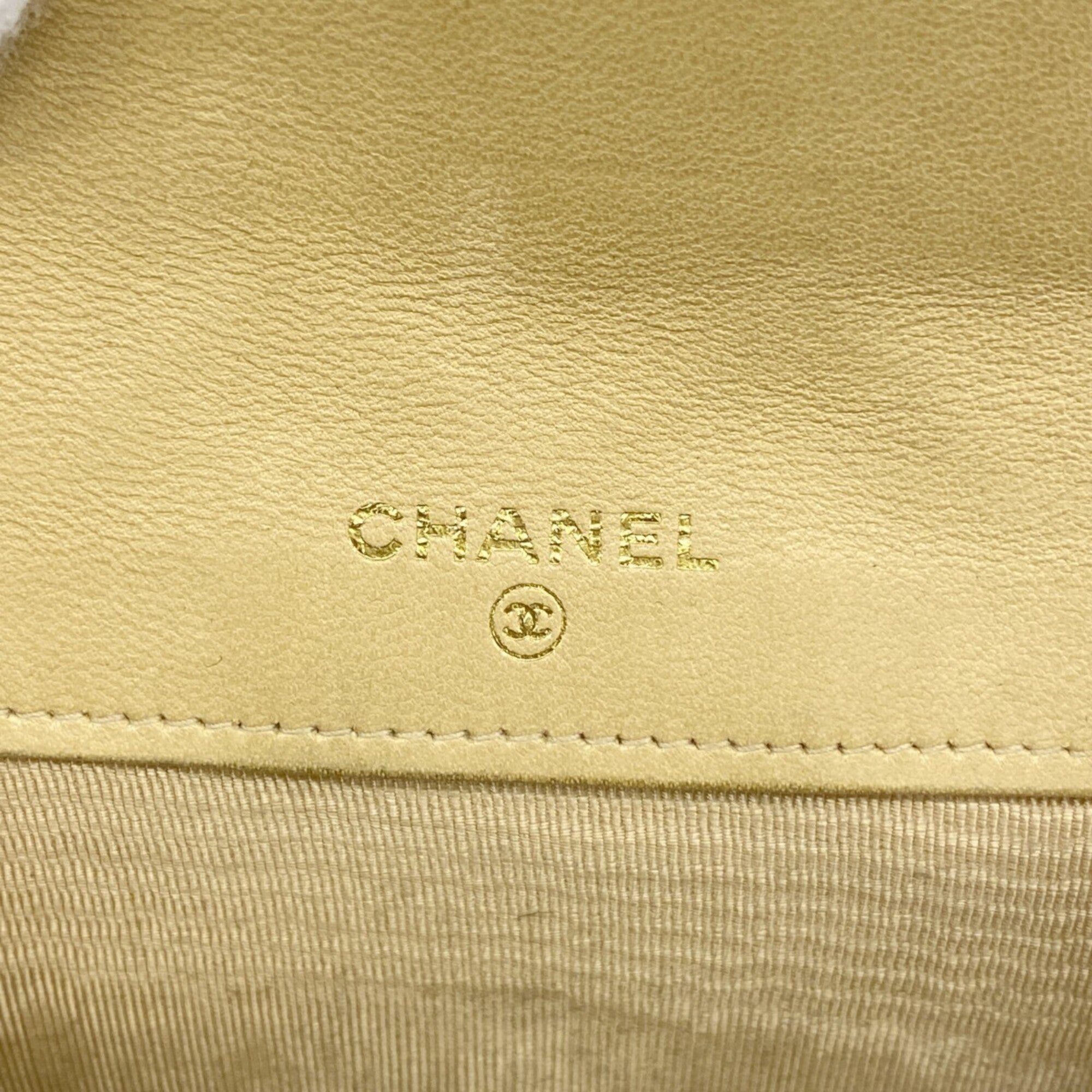 Chanel Beige Leather Wallet (Bi-Fold) (Pre-Owned)