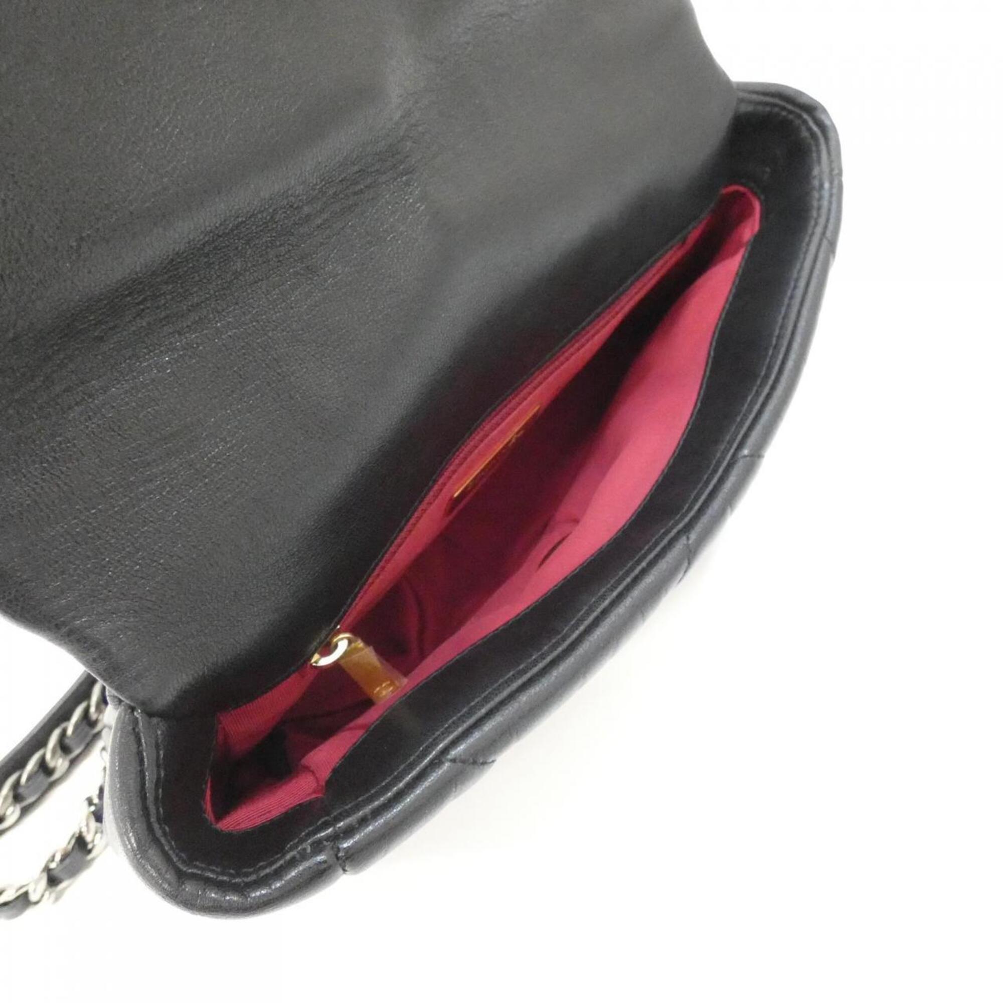 Chanel Black Leather Shoulder Bag (Pre-Owned)