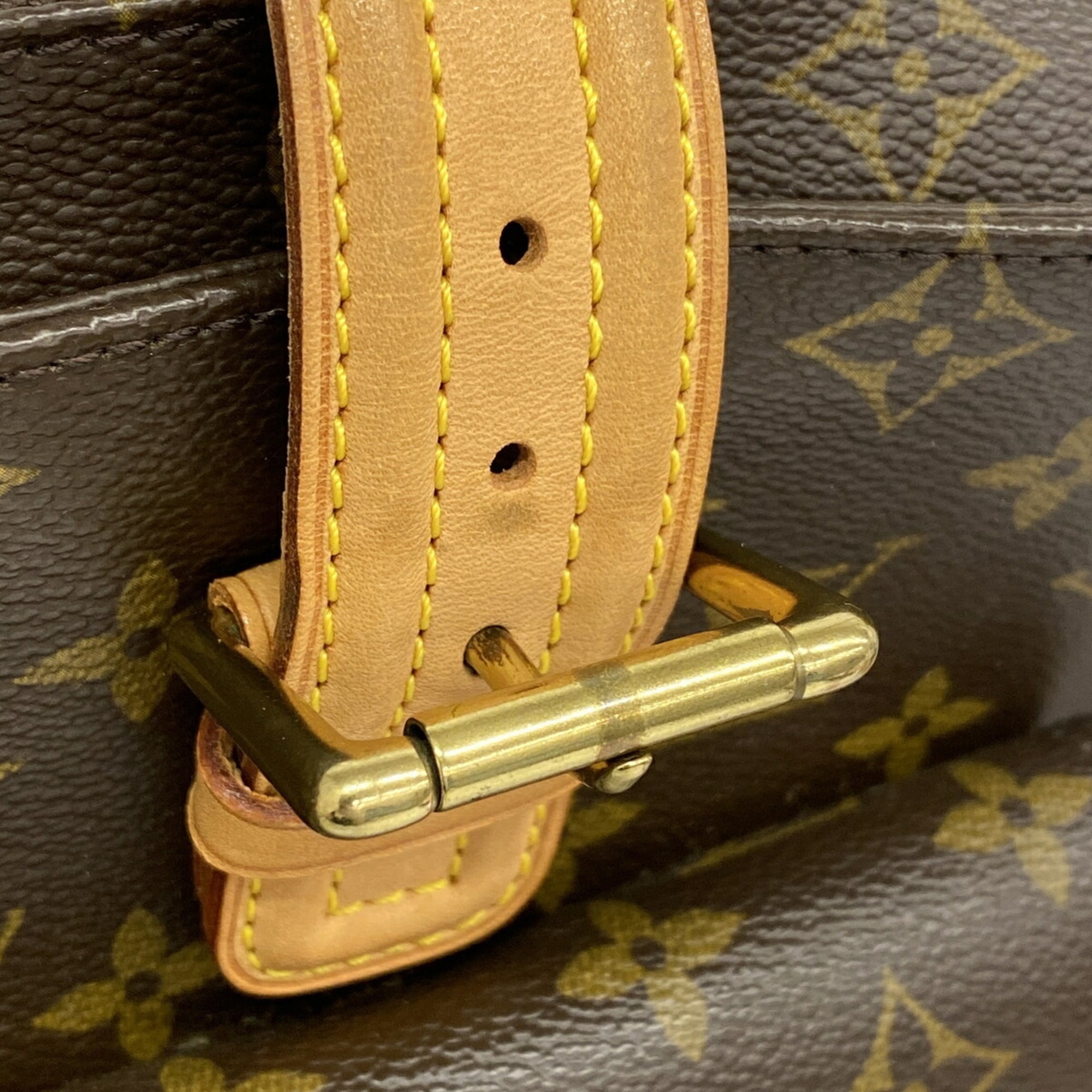 Louis Vuitton Brown Shoulder Bag (Pre-Owned)
