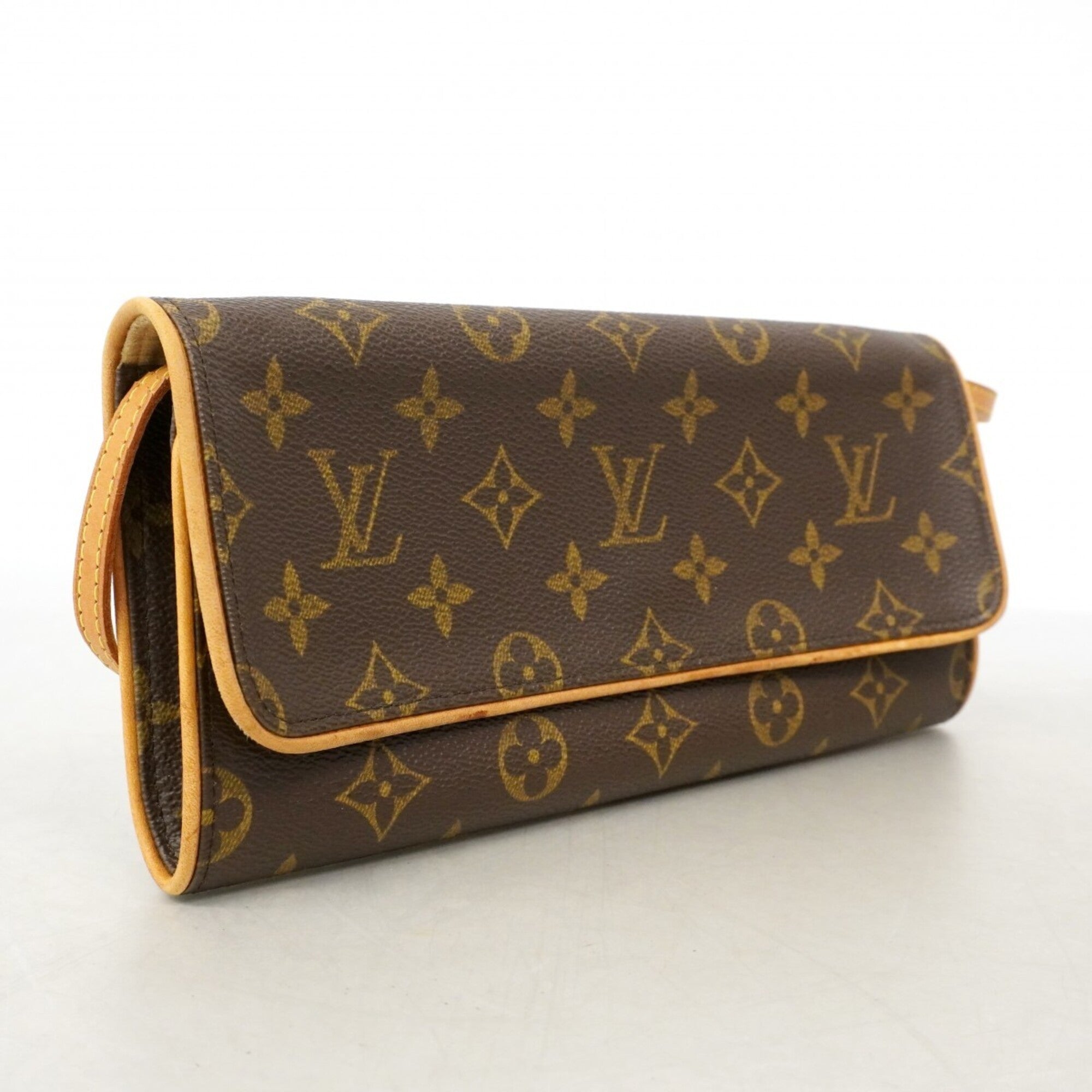 Louis Vuitton Brown Shoulder Bag (Pre-Owned)