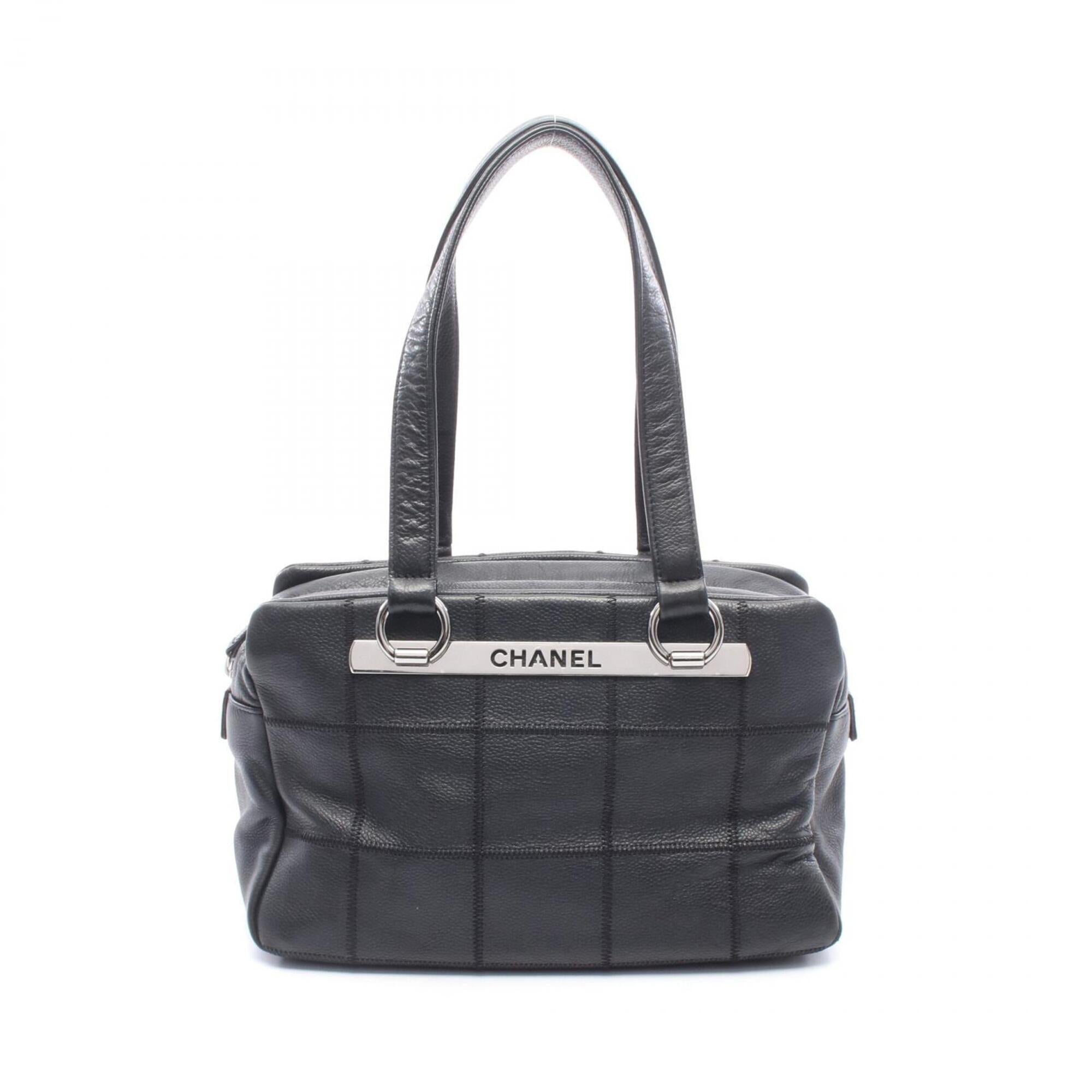 Chanel Black Grained Calfskin Handbag (Pre-Owned)