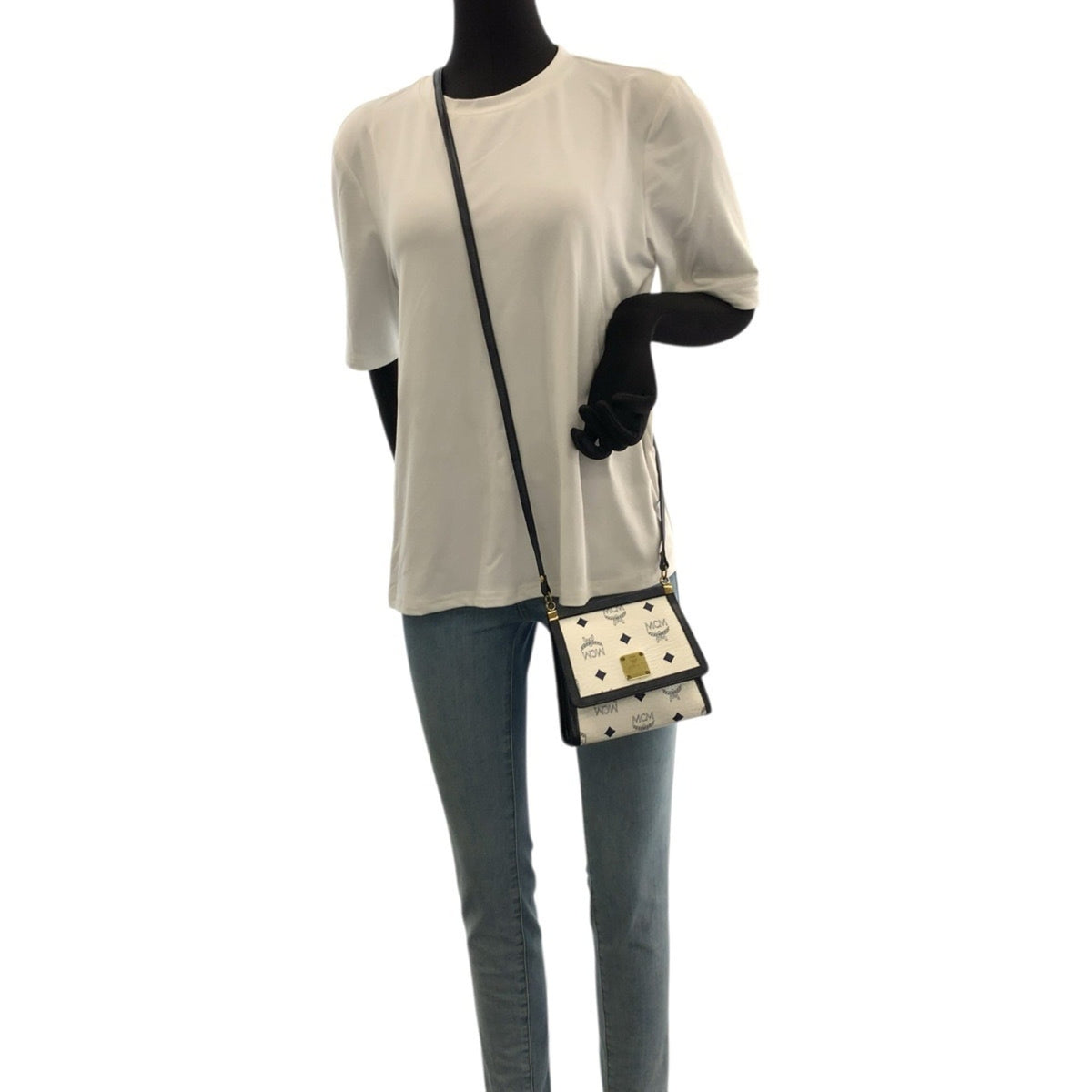 Mcm Navy White Leather Pochette Shoulder Bag (Pre-Owned)