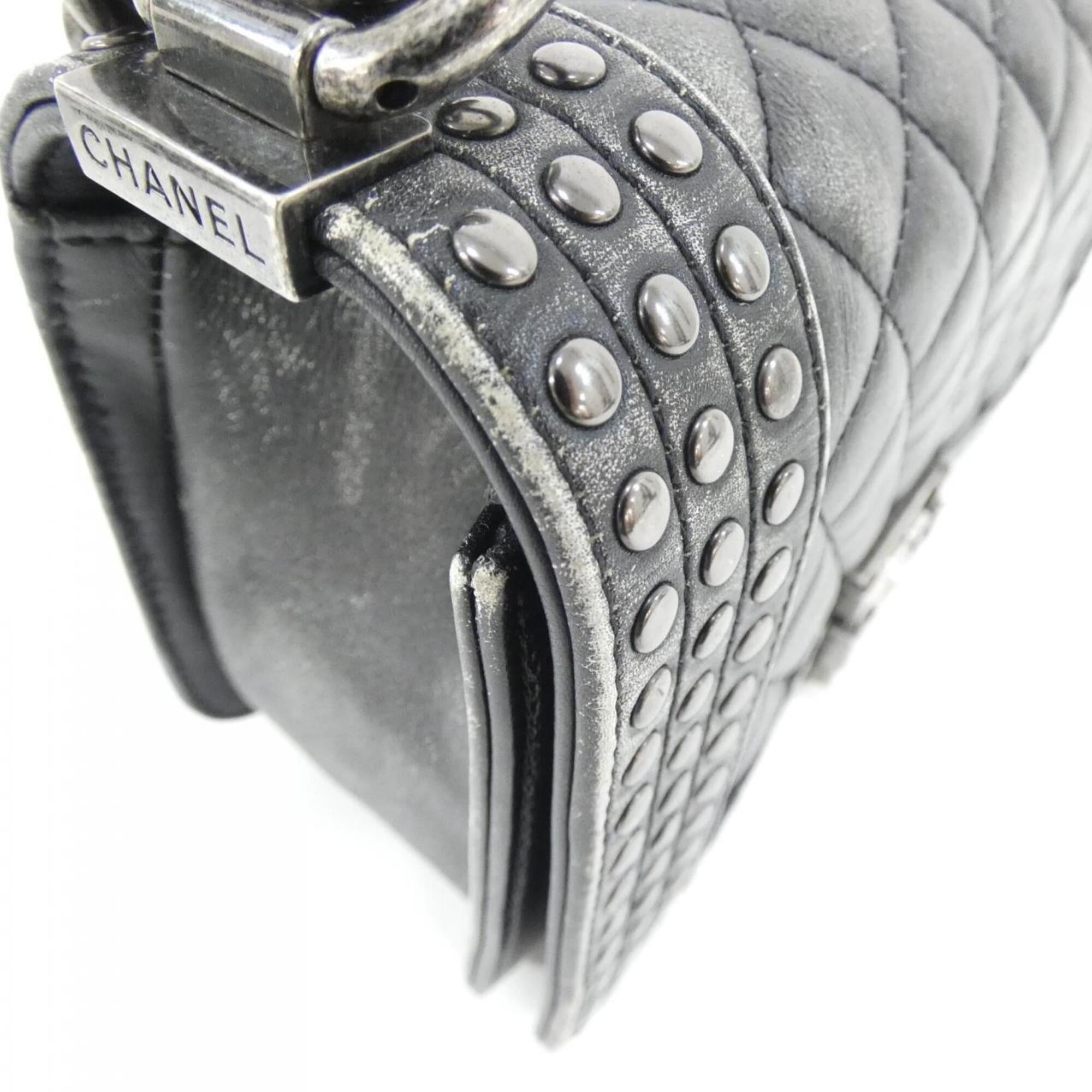 Chanel Black Leather Shoulder Bag (Pre-Owned)