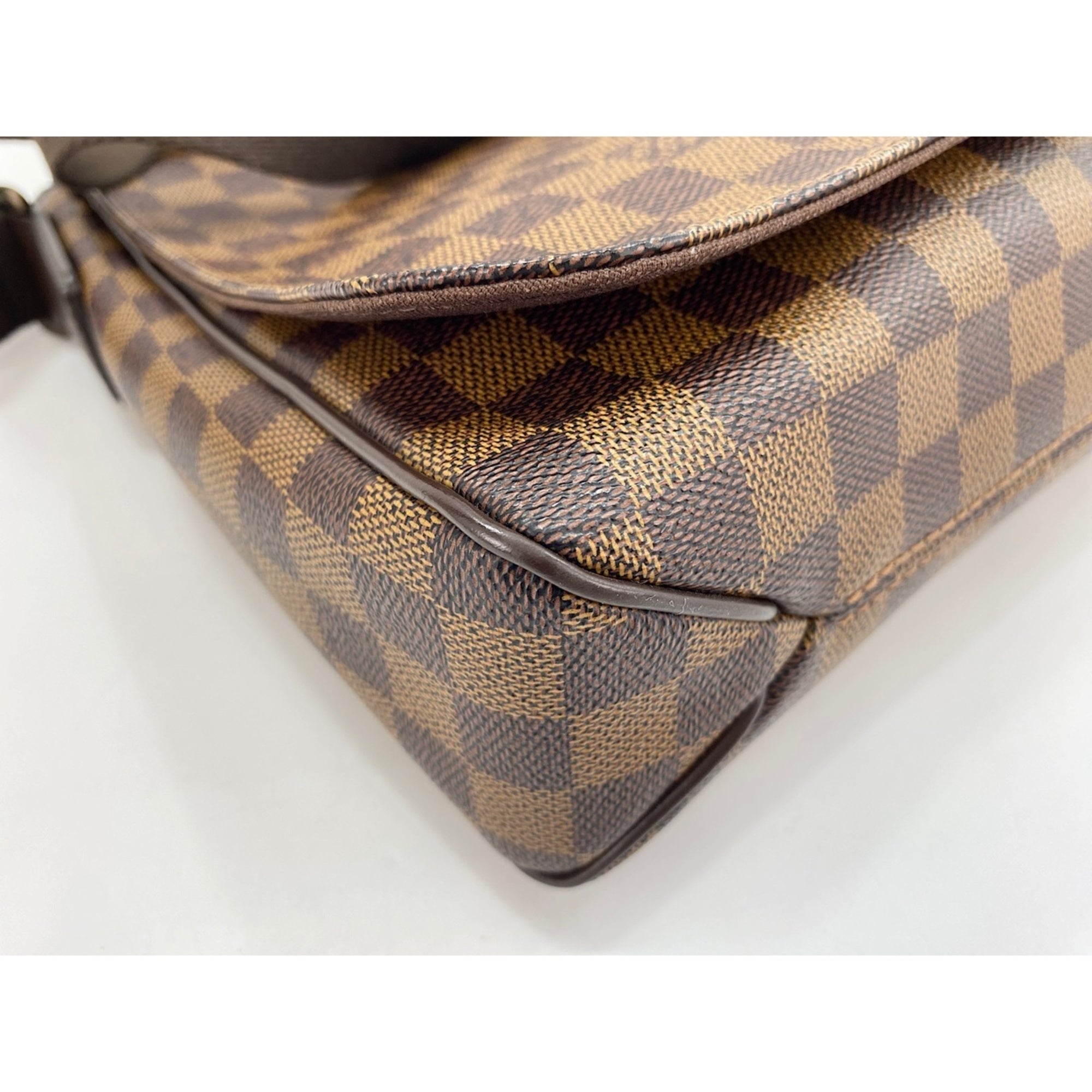 Louis Vuitton Brown Shoulder Bag (Pre-Owned)