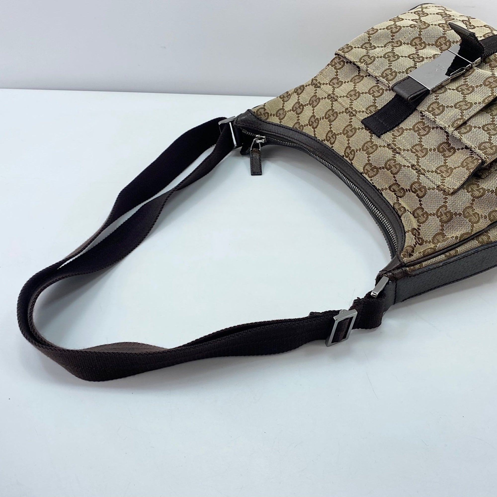 Gucci Beige Shoulder Bag (Pre-Owned)