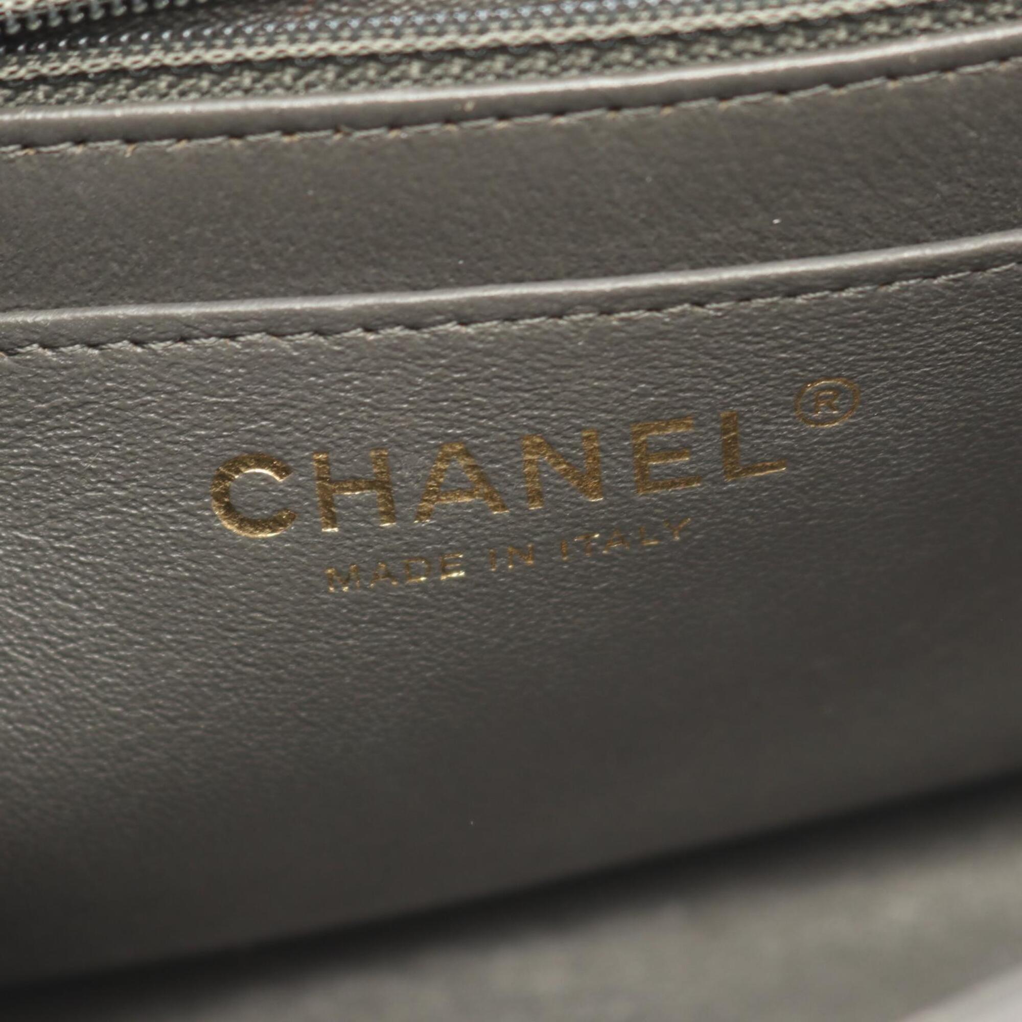Chanel Gray Leather Handbag Shoulder Bag (Pre-Owned)
