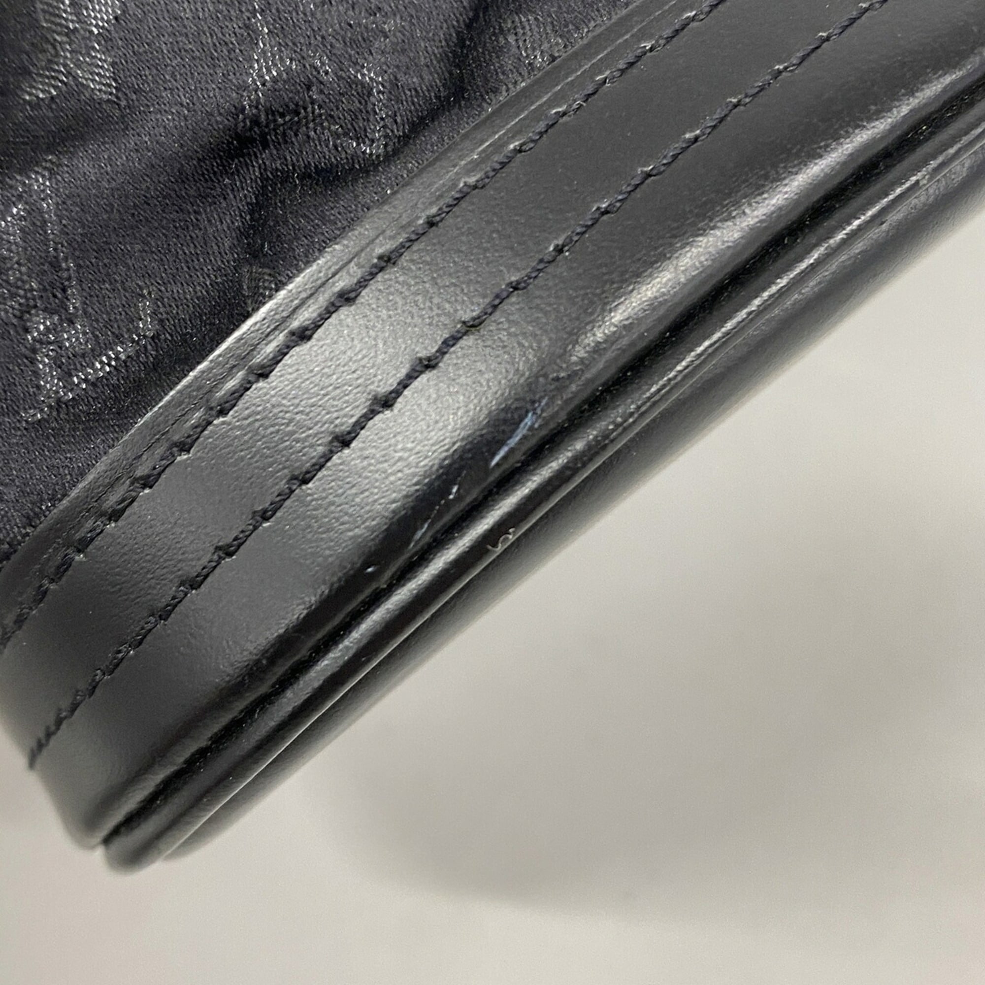 Louis Vuitton Noir Handbag (Pre-Owned)