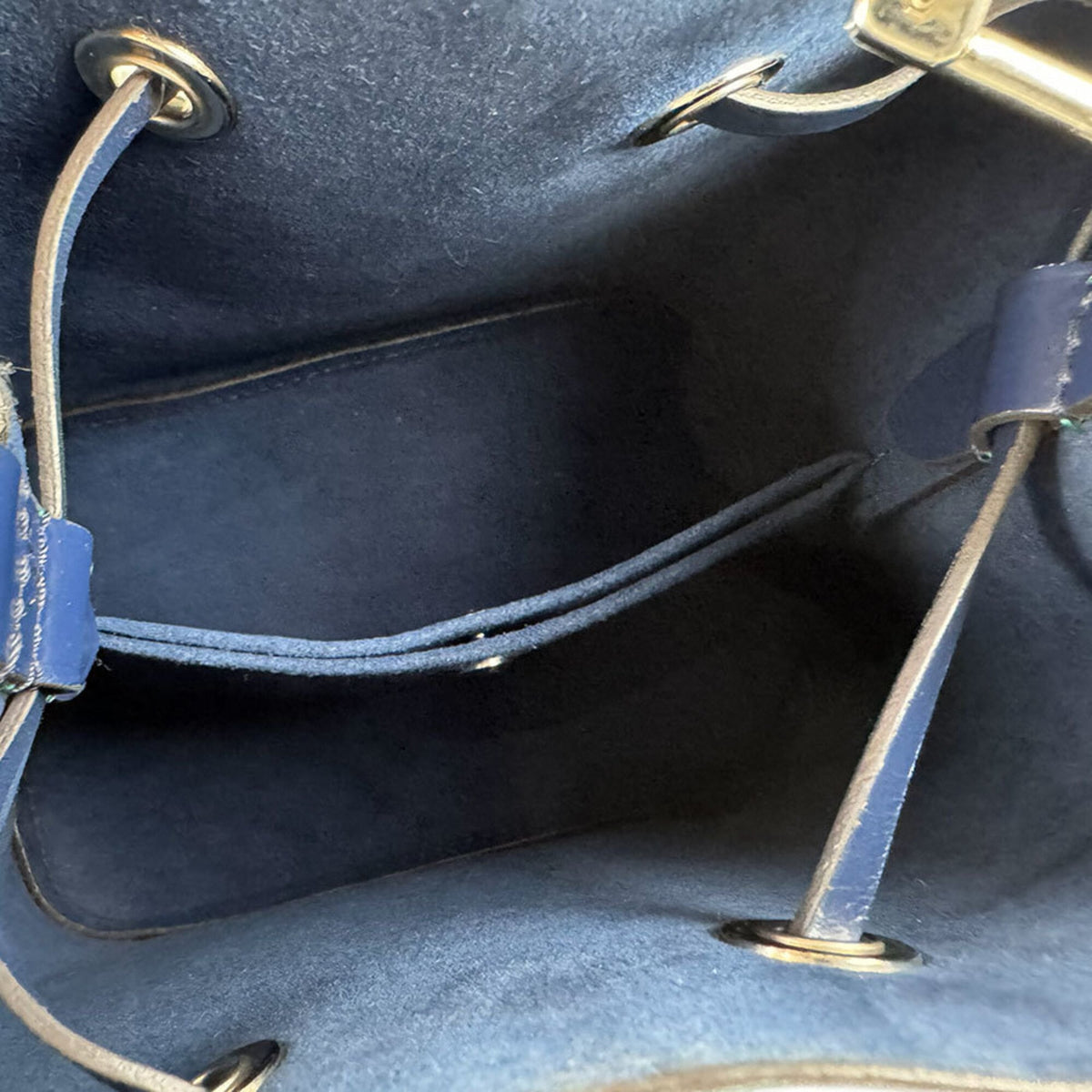 Louis Vuitton Green Navy Epi Leather Handbag Shoulder Bag (Pre-Owned)