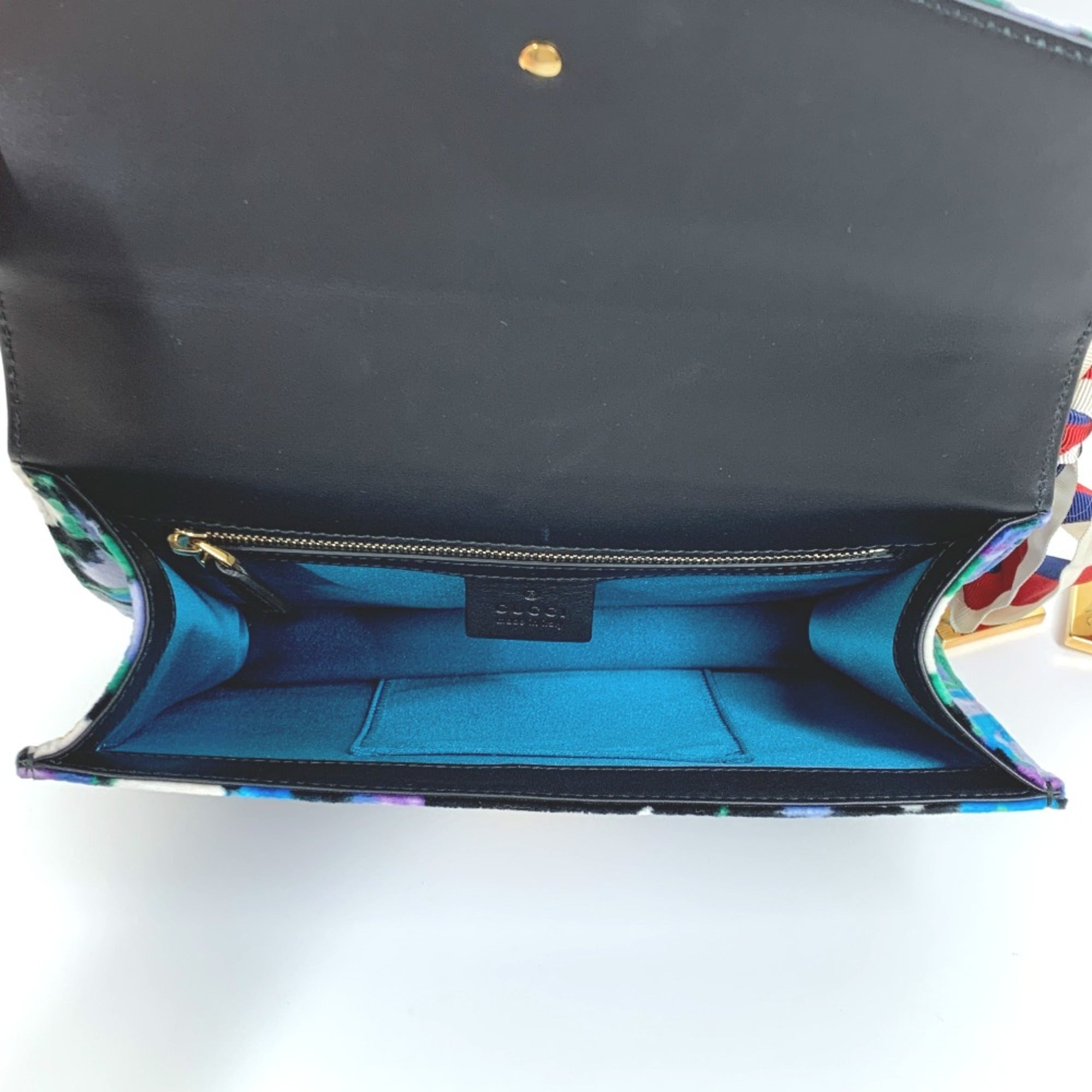 Gucci Other Leather Shoulder Bag (Pre-Owned)
