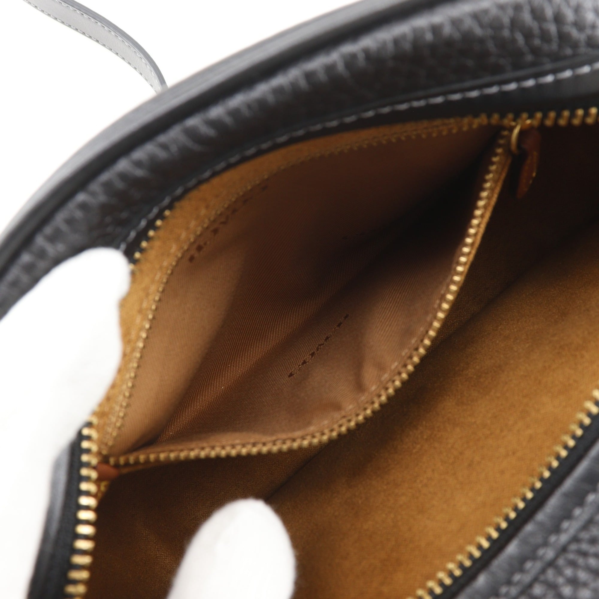 Coach Black Leather Shoulder Bag (Pre-Owned)