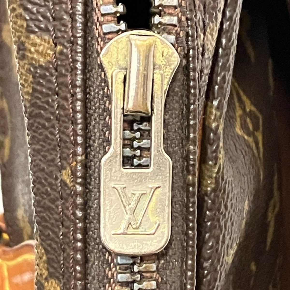 Louis Vuitton Brown Monogram Shoulder Bag (Pre-Owned)