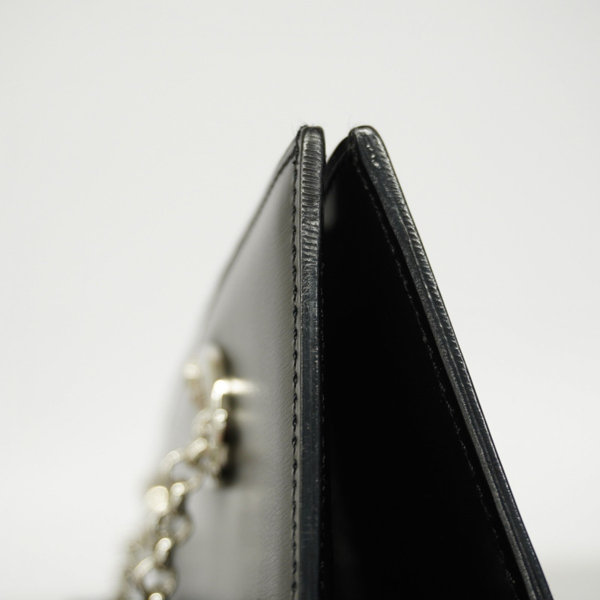 Cartier Black Leather Shoulder Bag (Pre-Owned)