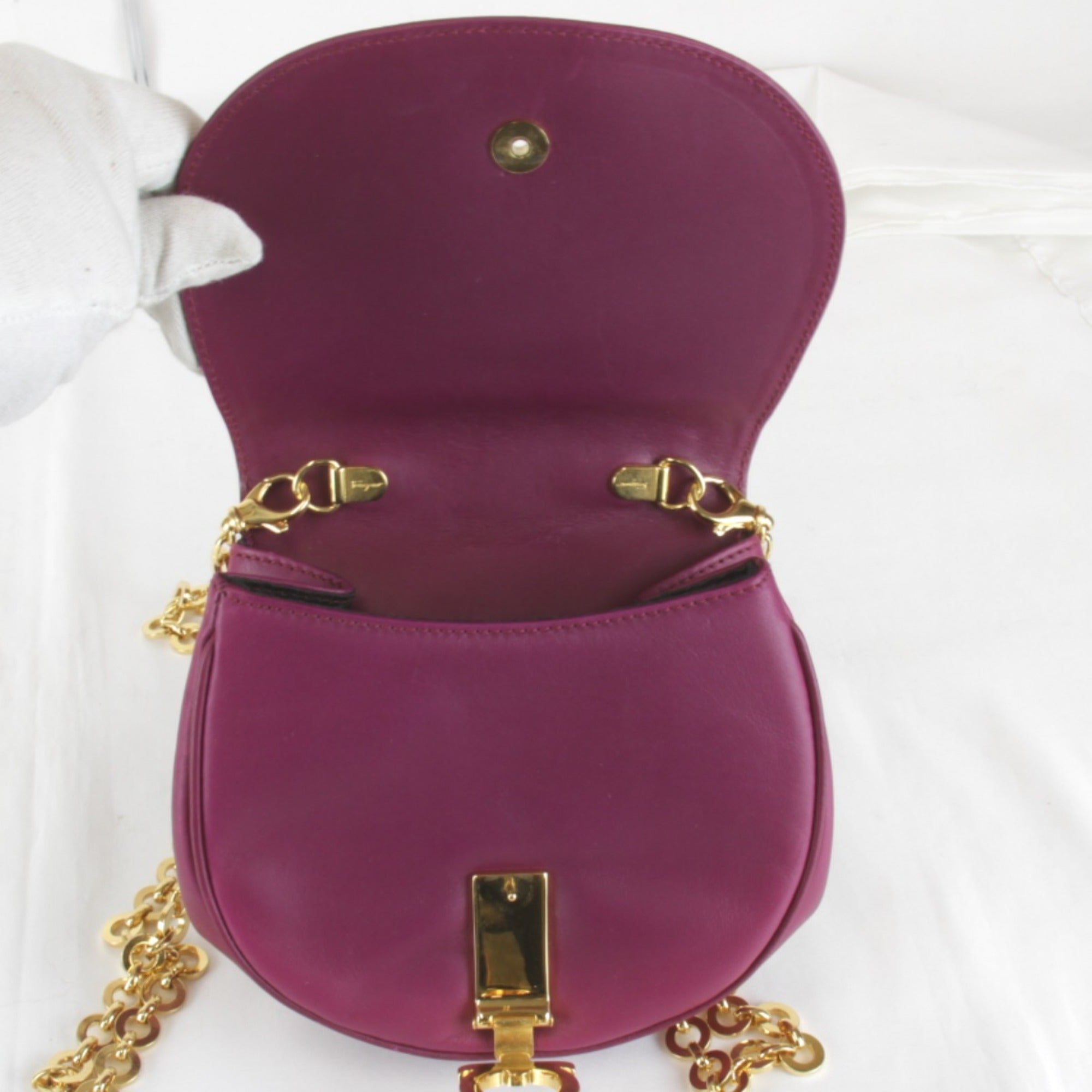 Salvatore Ferragamo Gancini Purple Leather Shoulder Bag (Pre-Owned)