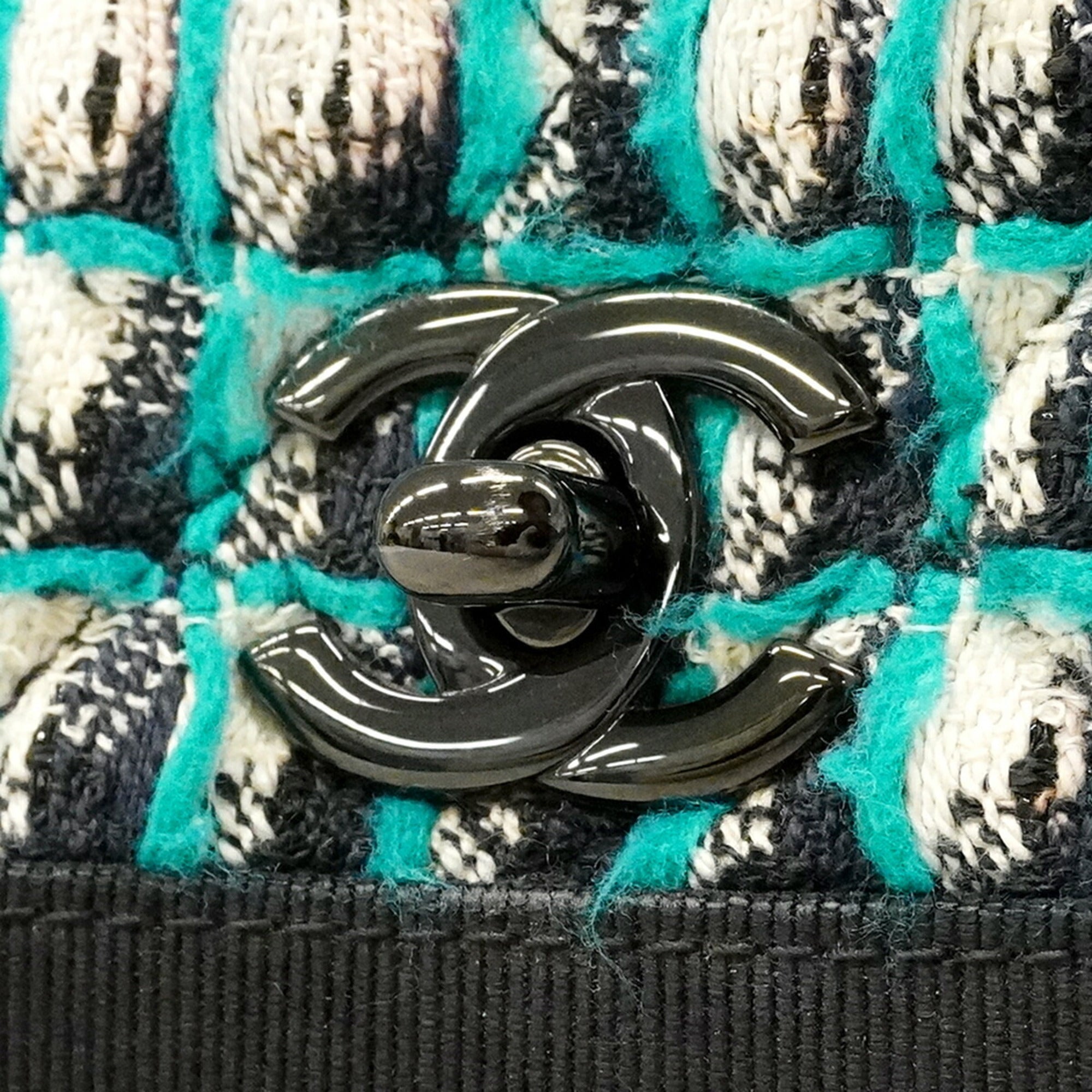 Chanel Black Nylon Tweed Shoulder Bag (Pre-Owned)