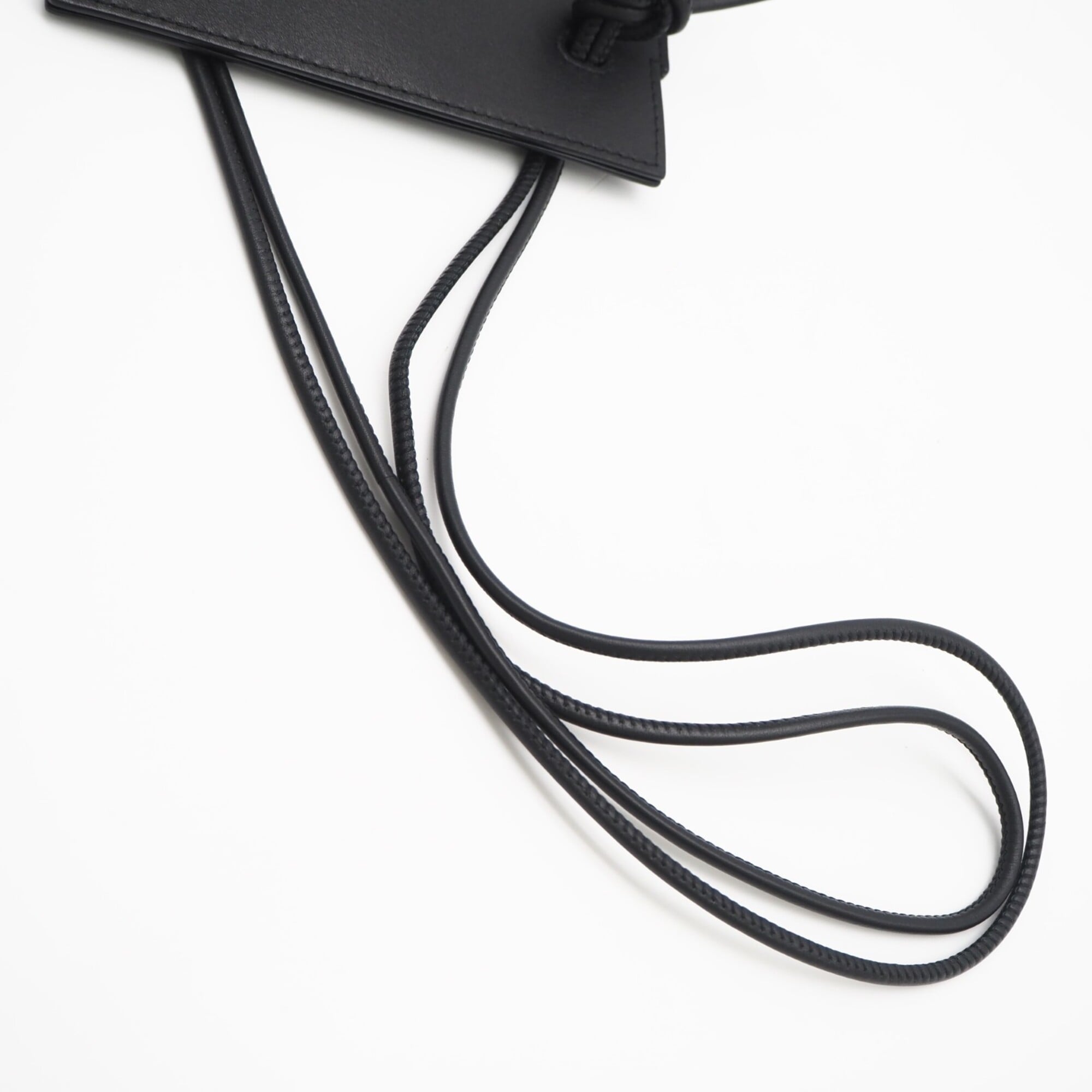 Loewe Black Leather Shoulder Bag (Pre-Owned)