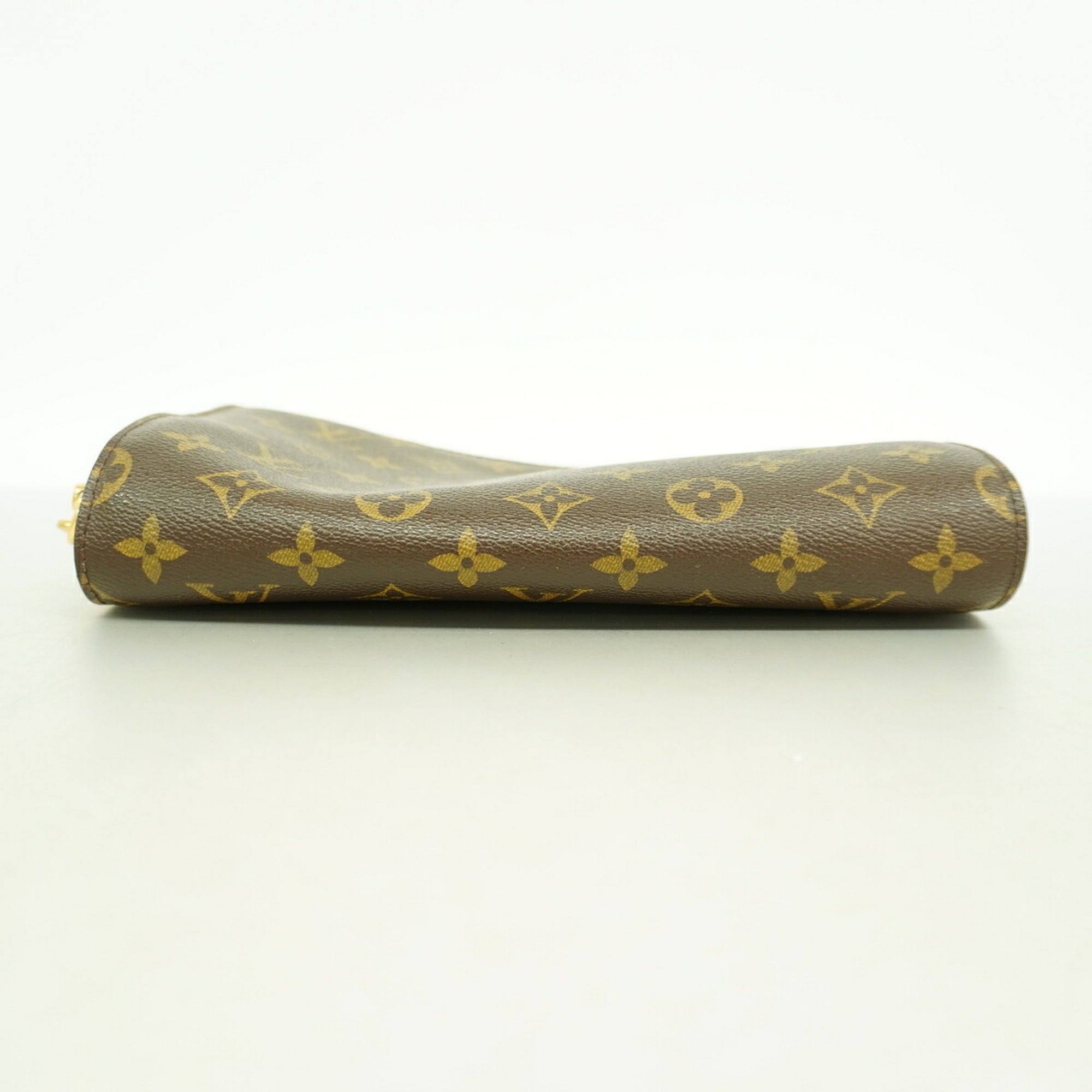 Louis Vuitton Brown Clutch Bag (Pre-Owned)