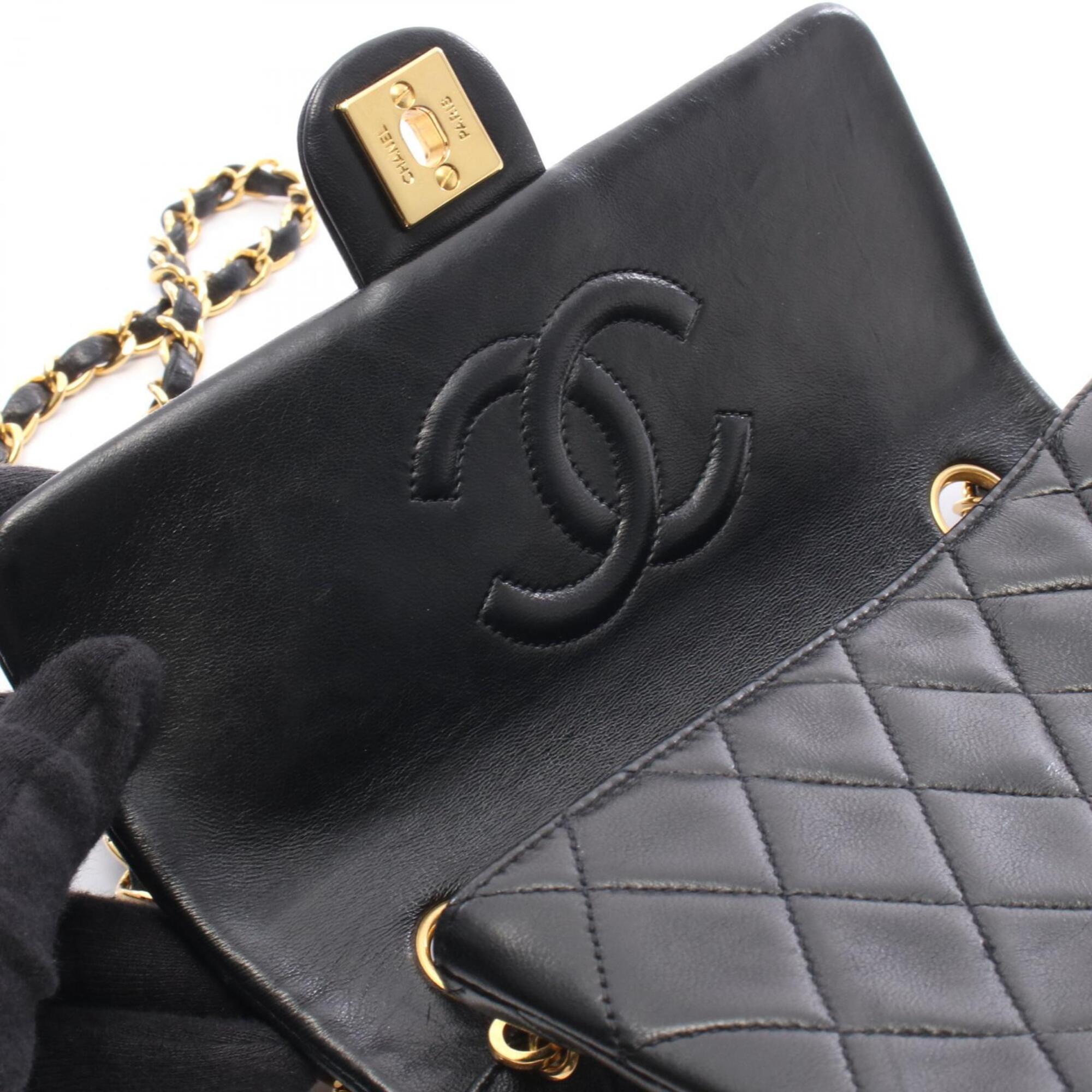 Chanel Black Leather Handbag Shoulder Bag (Pre-Owned)