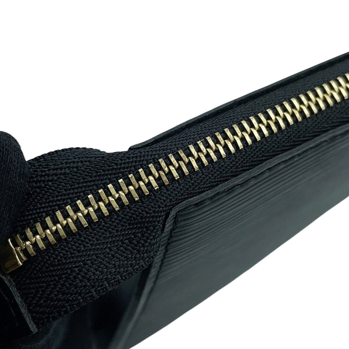 Louis Vuitton Epi Black Noir Epi Leather Handbag Pochette (Pre-Owned)