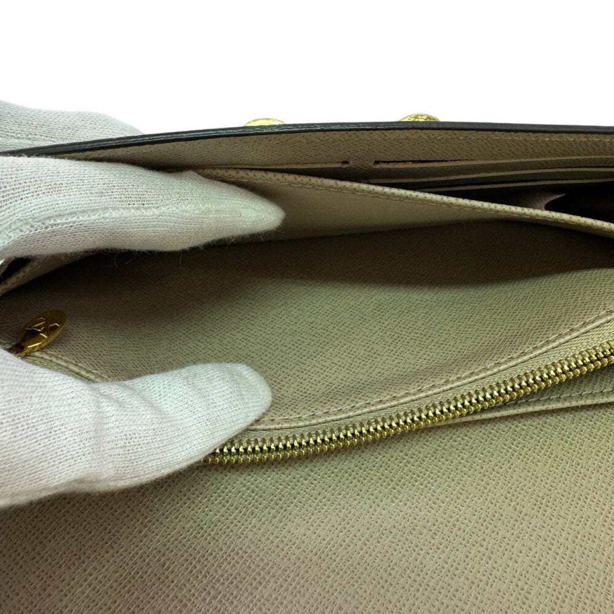 Louis Vuitton Beige Galle Leather Long Wallet (Tri-Fold) (Pre-Owned)