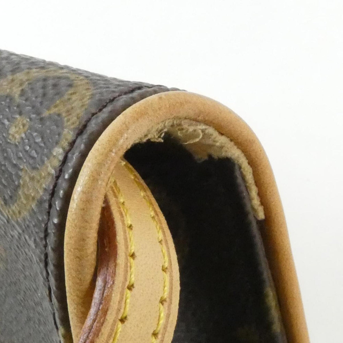 Louis Vuitton Marron Coated Canvas Pochette Shoulder Bag (Pre-Owned)