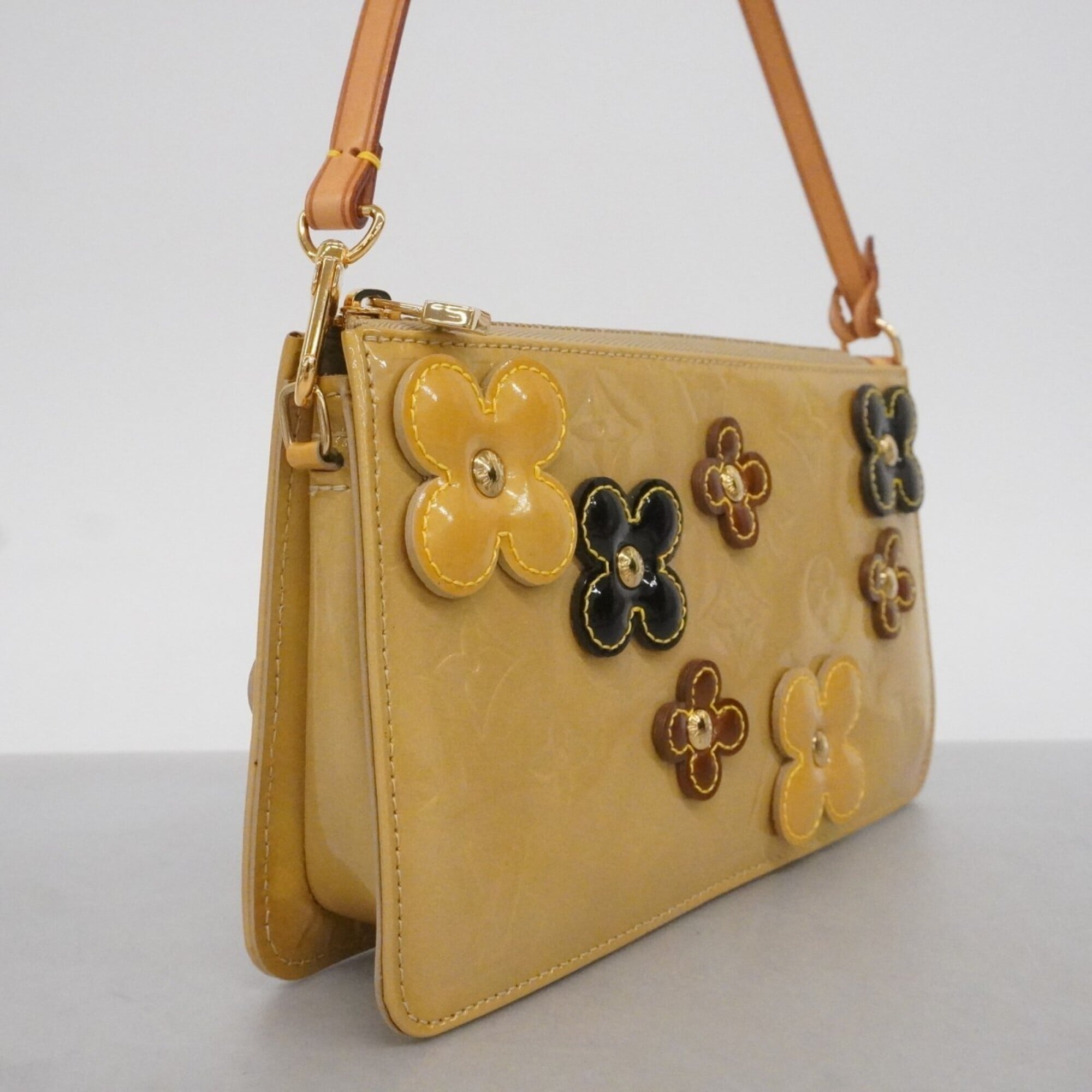 Louis Vuitton Beige Pouch (Pre-Owned)