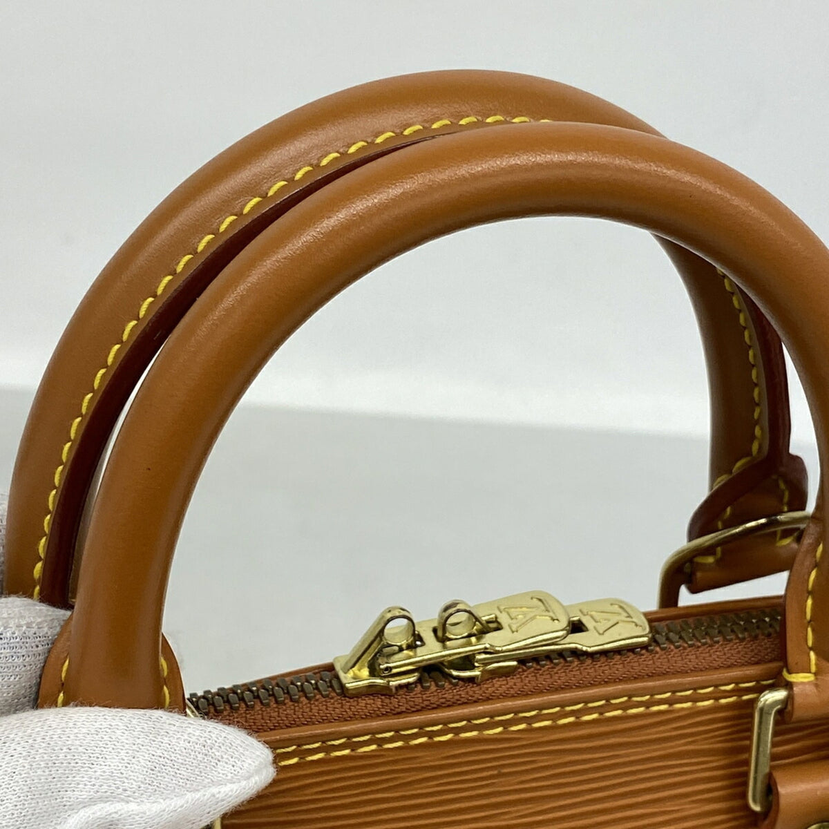 Louis Vuitton Gold Cipango Handbag (Pre-Owned)