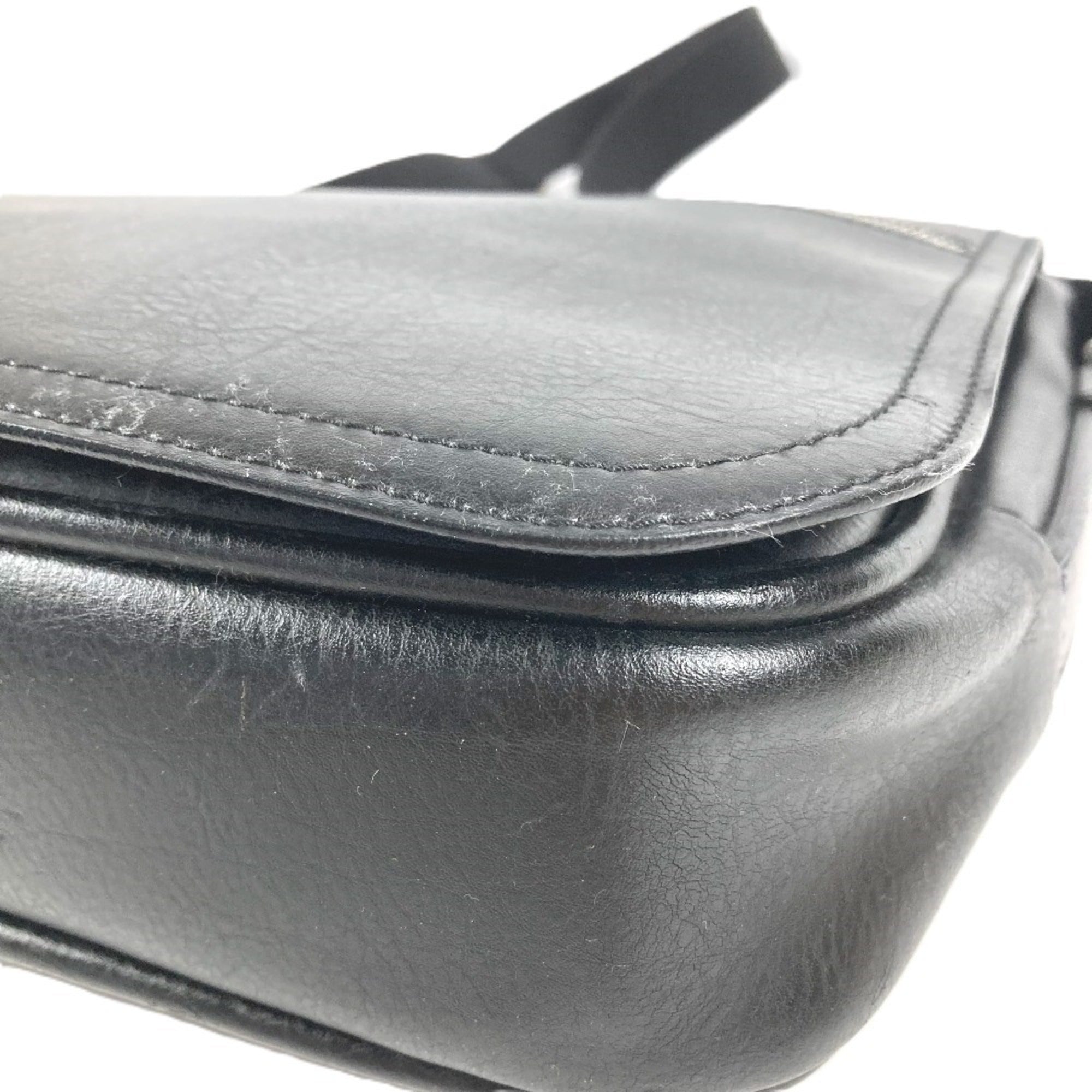 Salvatore Ferragamo Black Leather Messenger Bag Shoulder Bag (Pre-Owned)