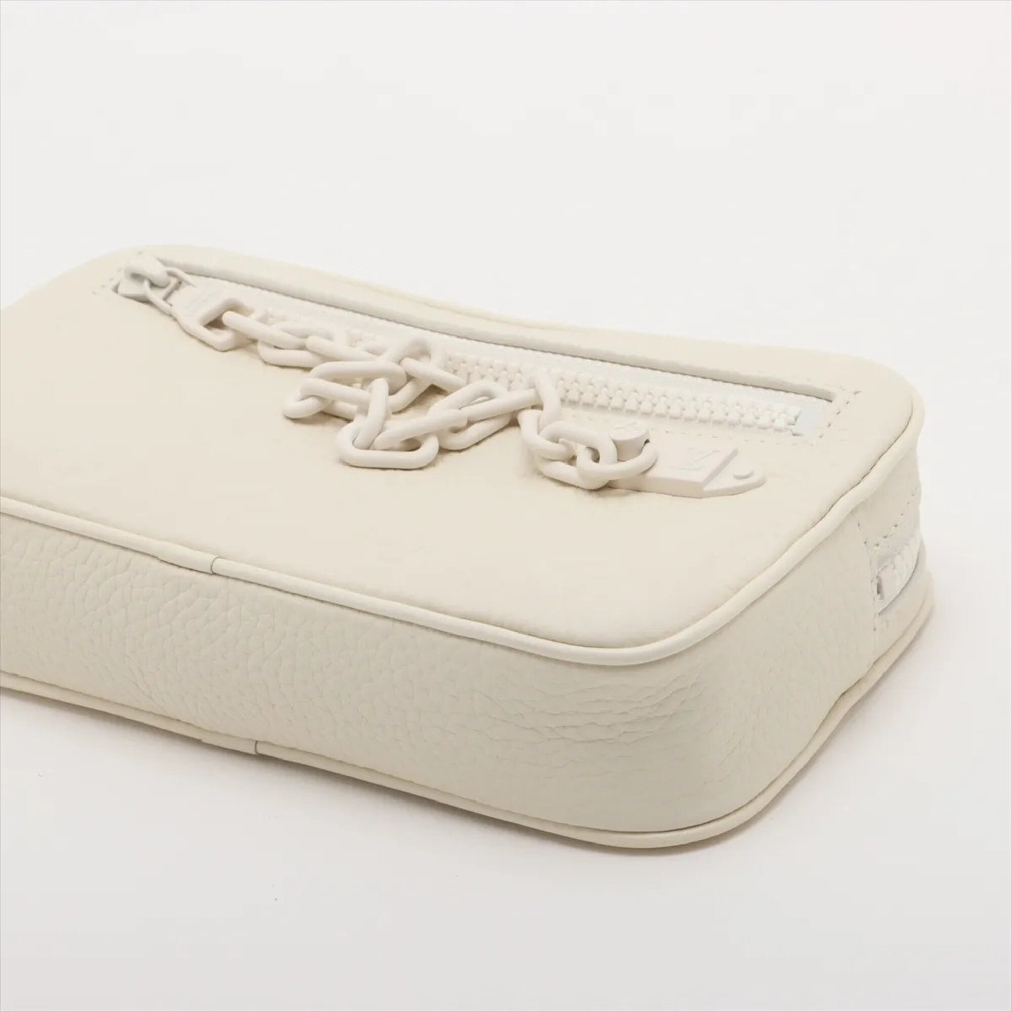 Louis Vuitton White Leather Clutch Bag Pochette (Pre-Owned)