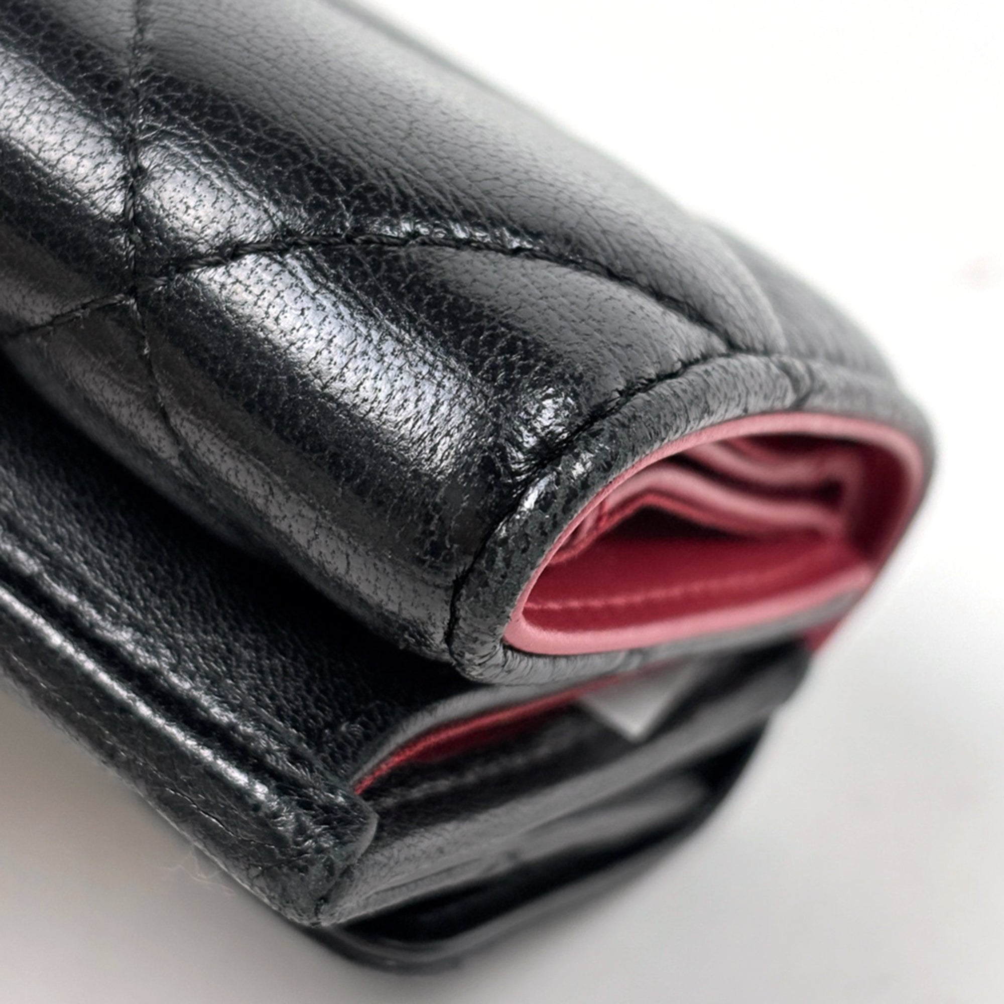 Chanel Black Leather Wallet (Bi-Fold) (Pre-Owned)