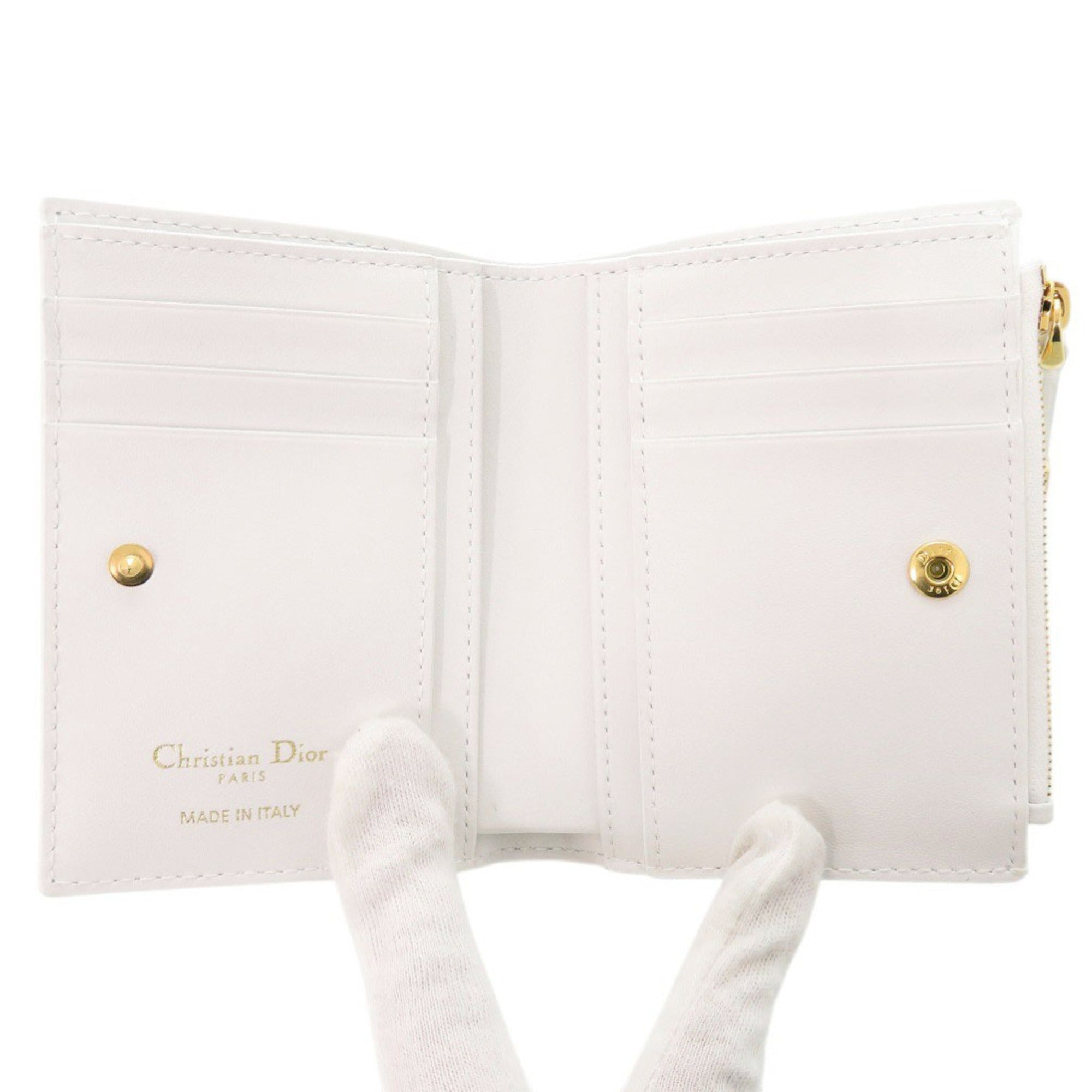 Christian Dior White Leather Wallet (Bi-Fold) (Pre-Owned)