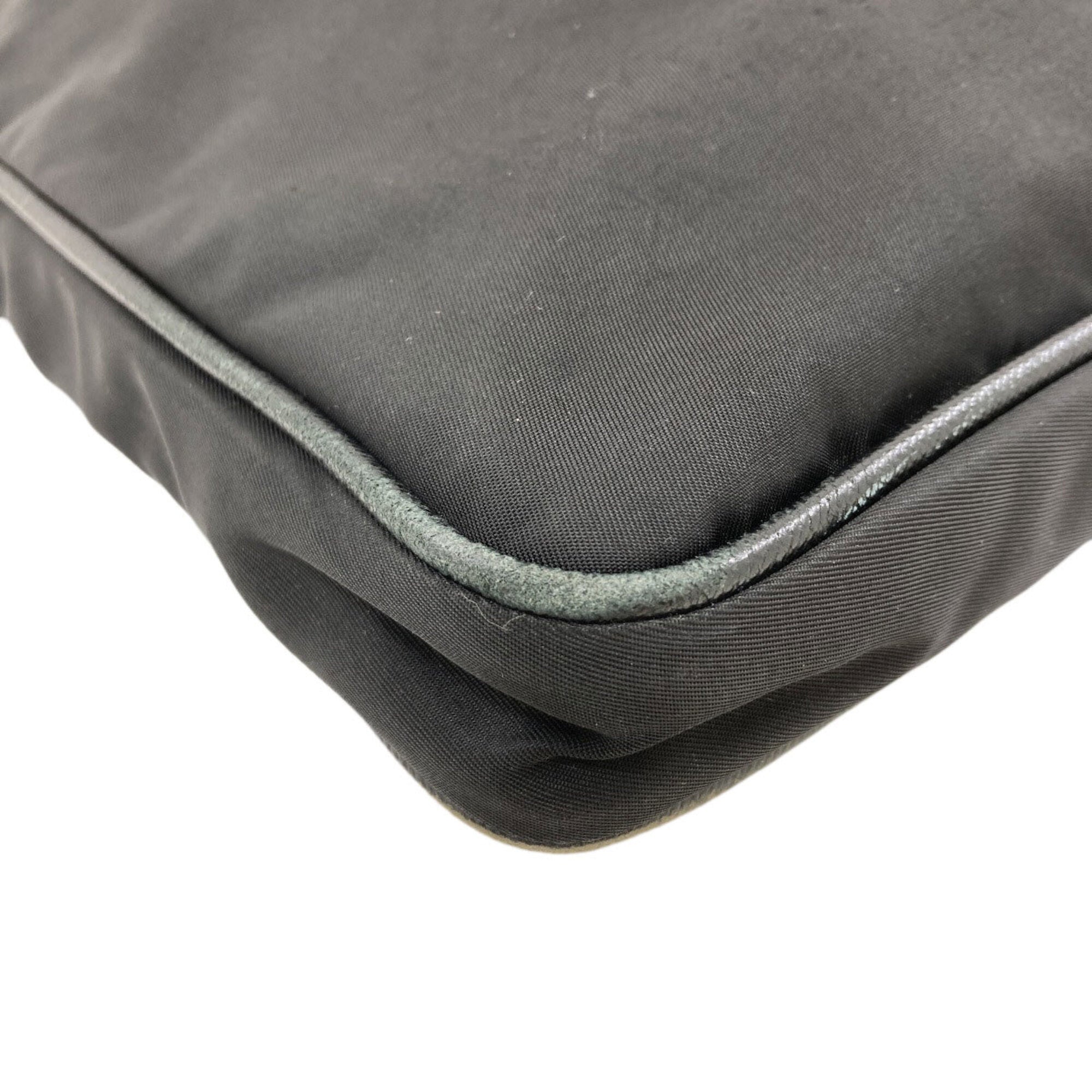 Prada Black Nylon Shoulder Bag (Pre-Owned)