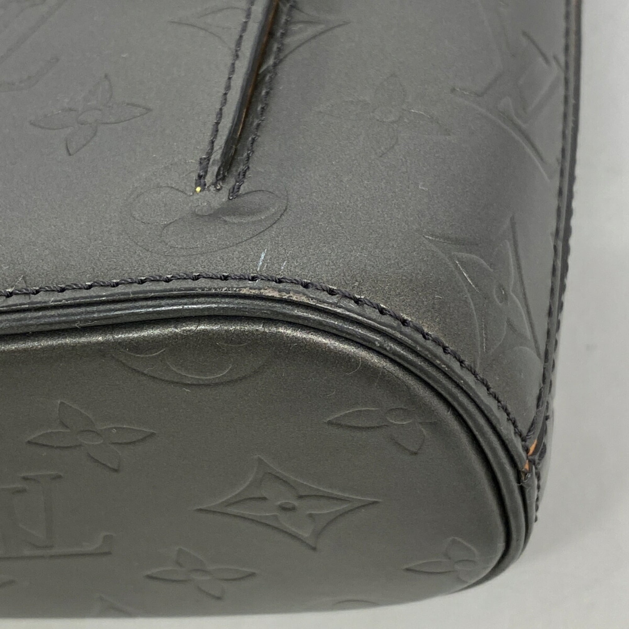 Louis Vuitton Noir Shoulder Bag (Pre-Owned)