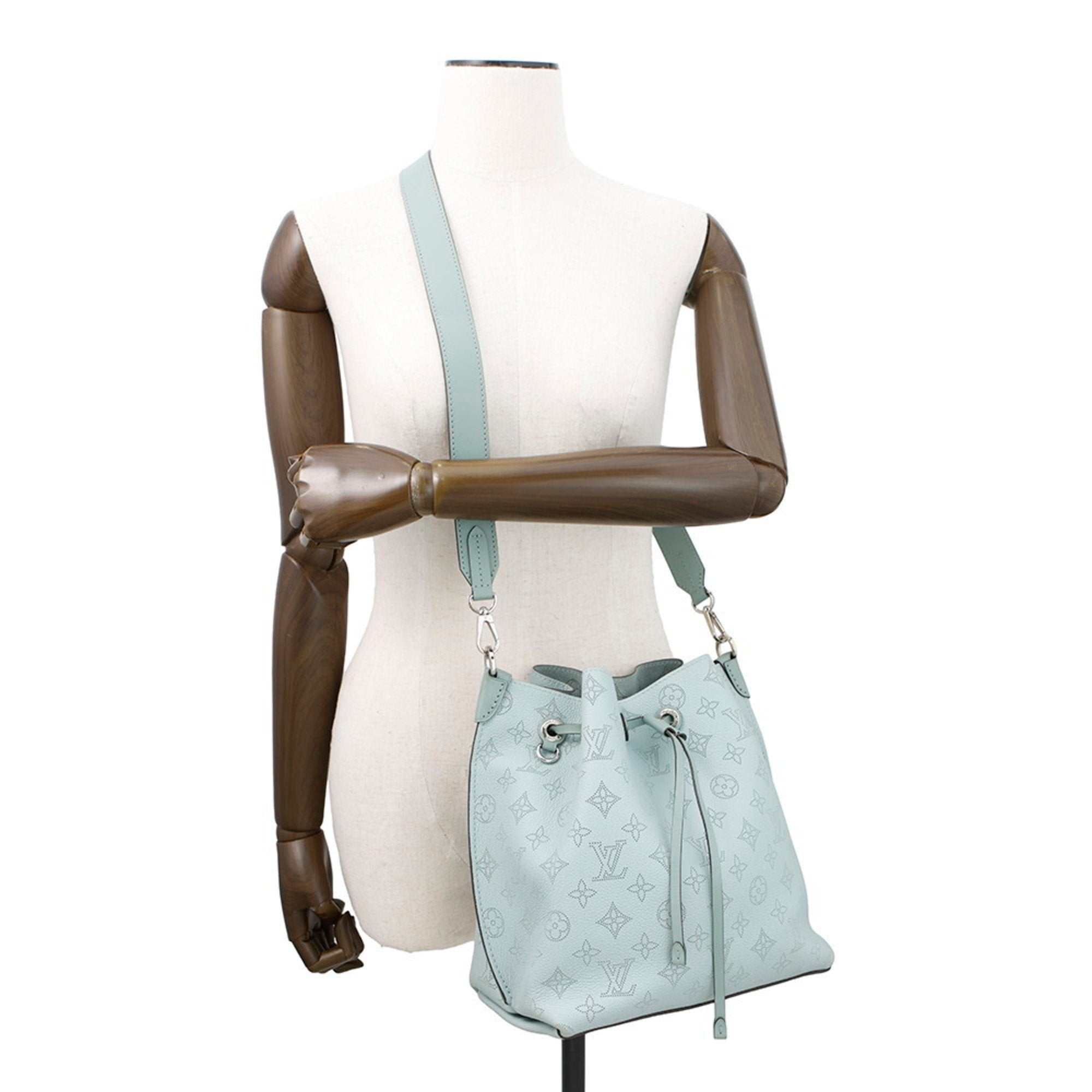 Louis Vuitton Light Blue Monogram Mahina Leather Handbag Shoulder Bag (Pre-Owned)