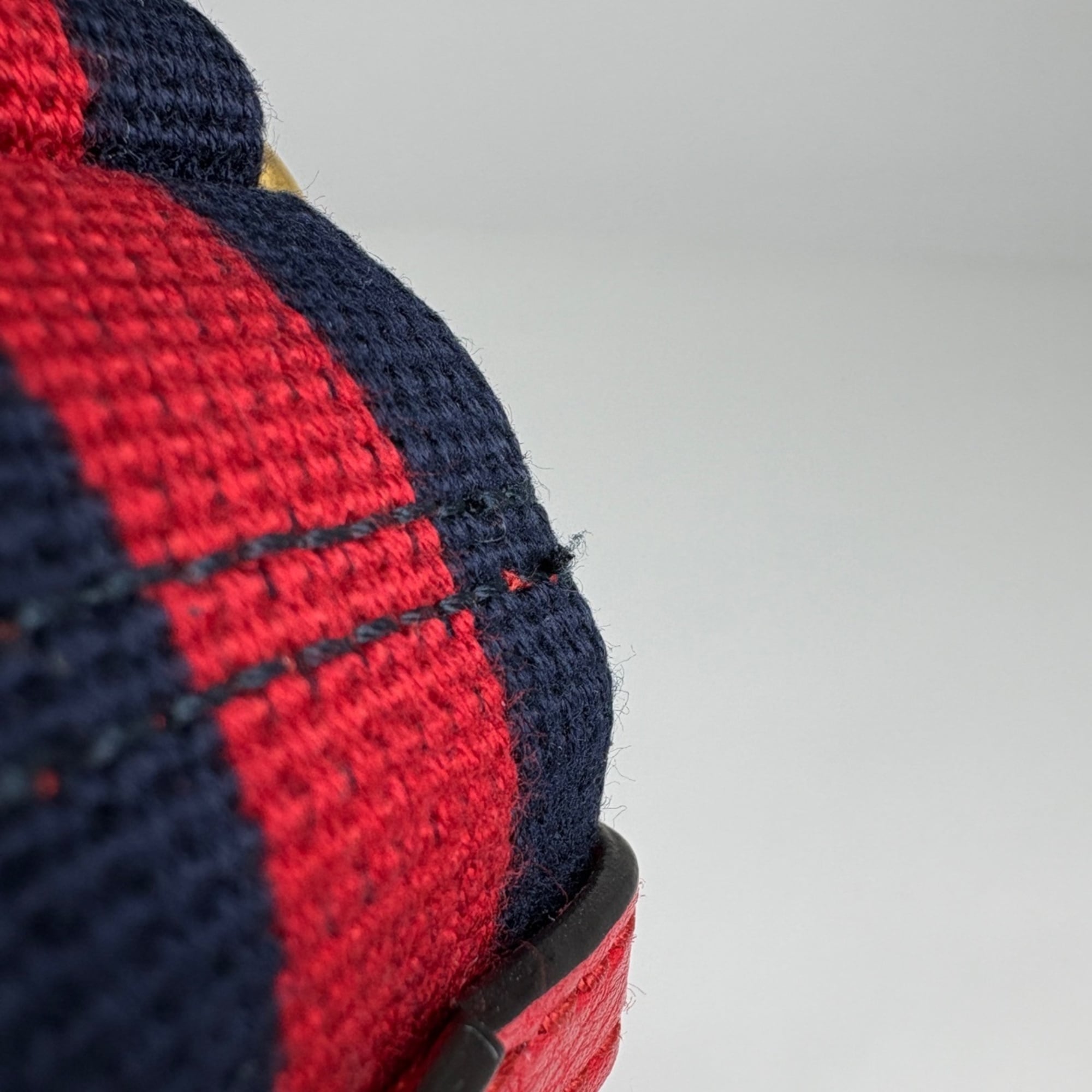 Gucci Red Color Leather Sling Bag (Pre-Owned)