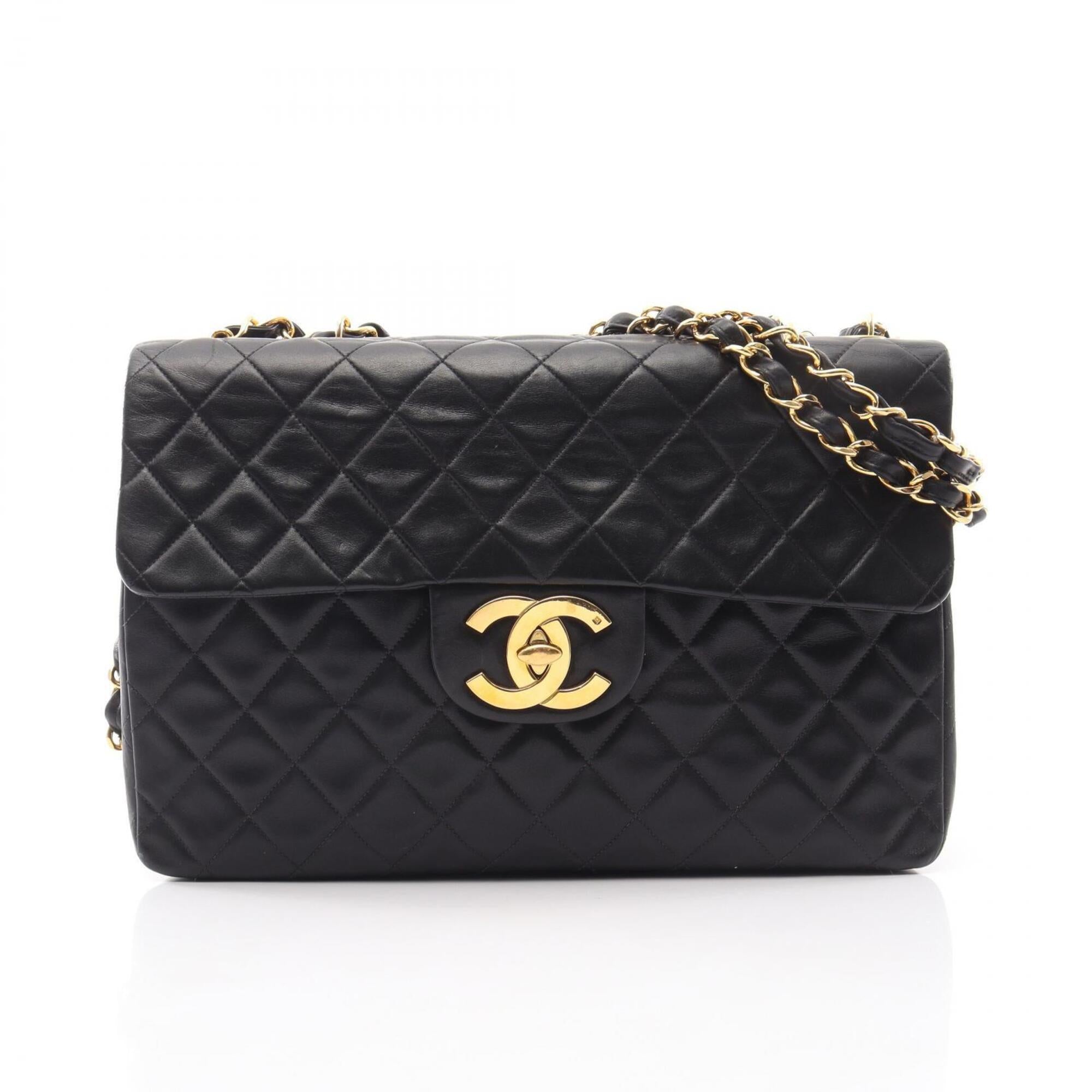 Chanel Black Leather Handbag Shoulder Bag (Pre-Owned)