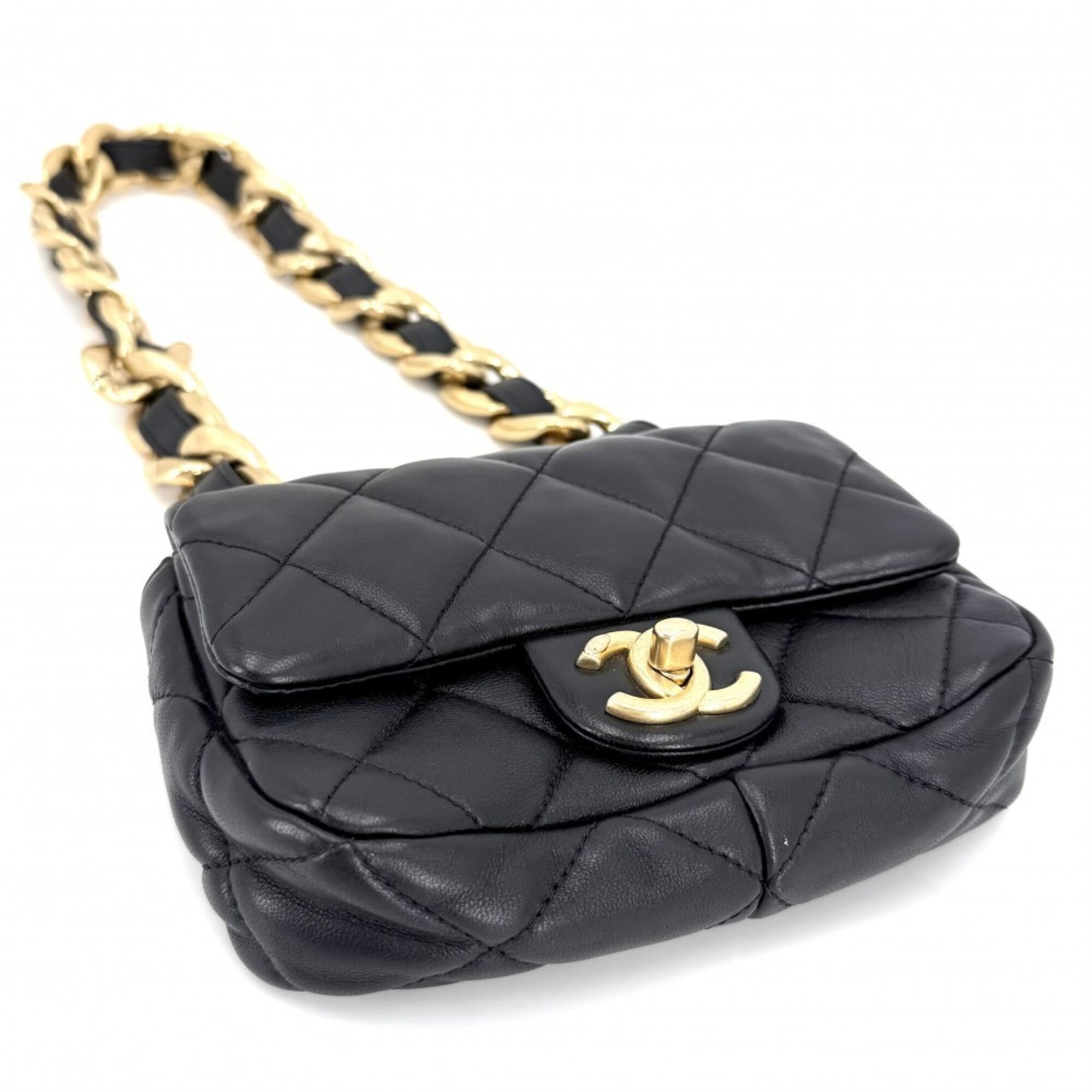 Chanel Black Leather Shoulder Bag (Pre-Owned)