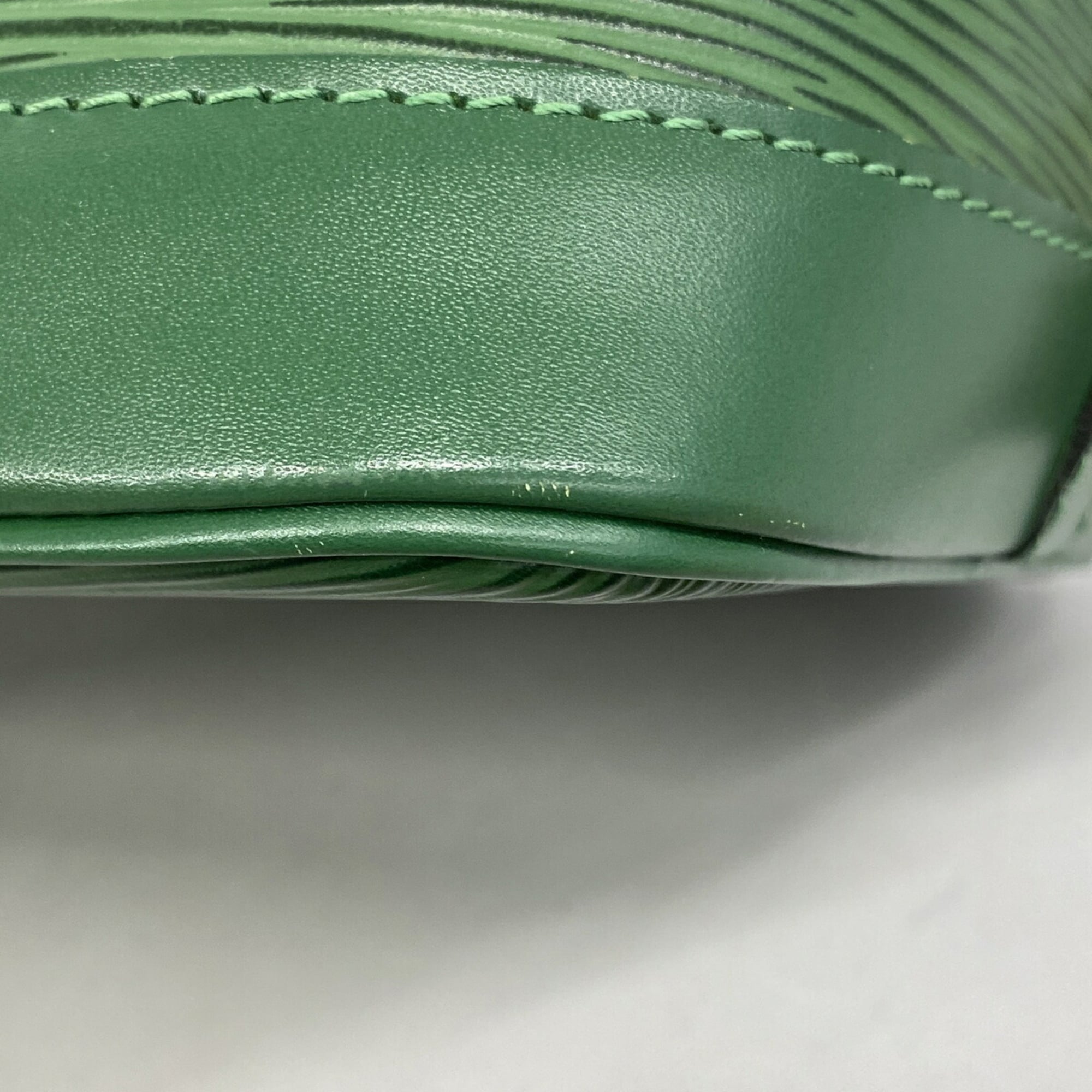 Louis Vuitton Borneo Green Handbag (Pre-Owned)