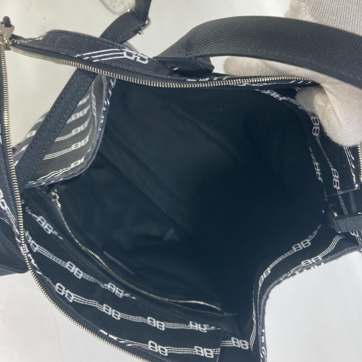 Balenciaga Black Cloth Handbag (Pre-Owned)