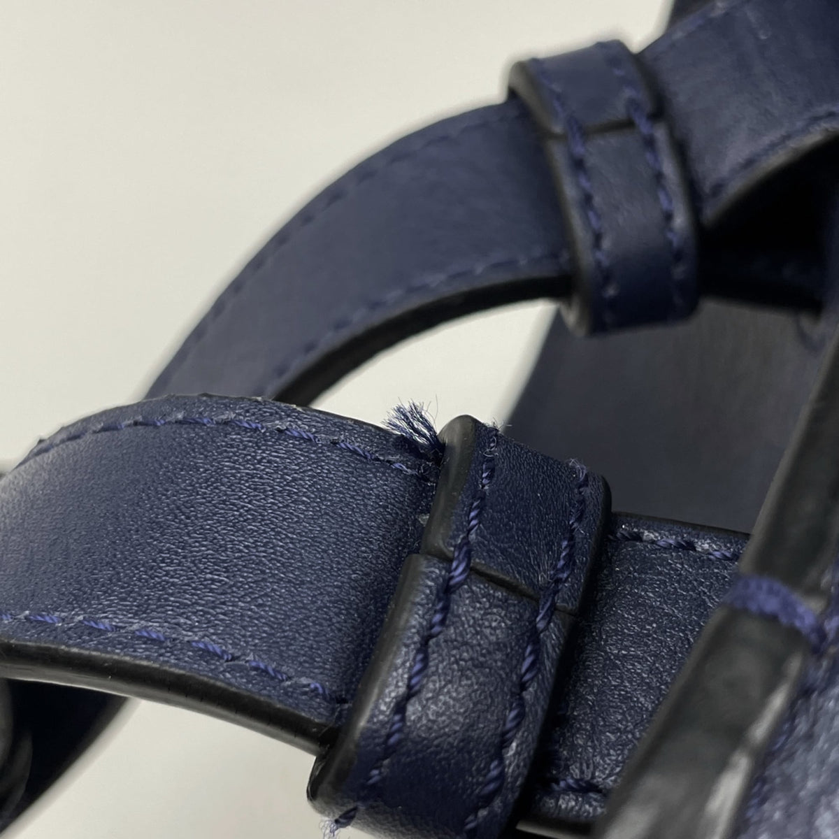 Loewe Navy Leather Shoulder Bag (Pre-Owned)