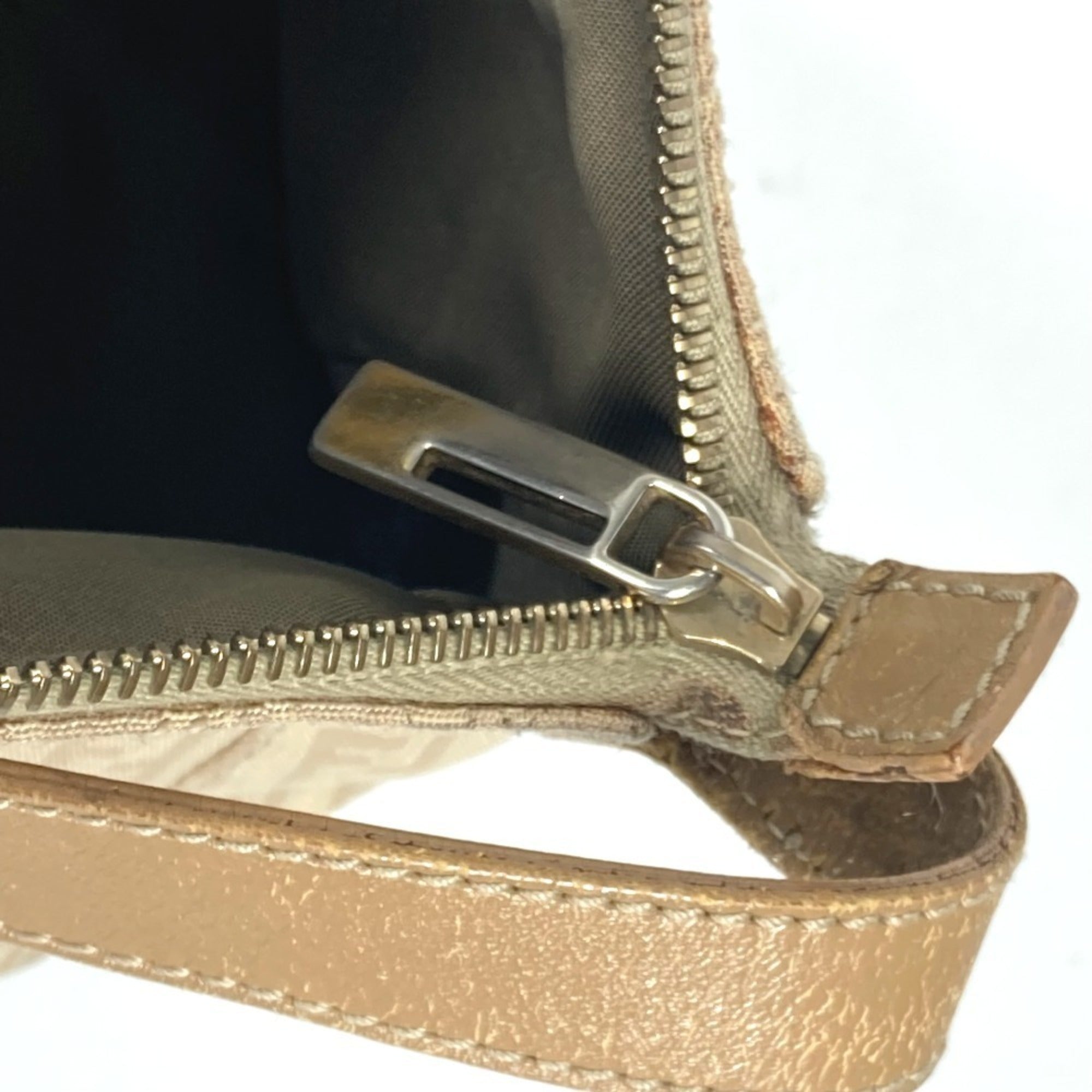 Fendi Beige Leather Canvas Shoulder Bag (Pre-Owned)