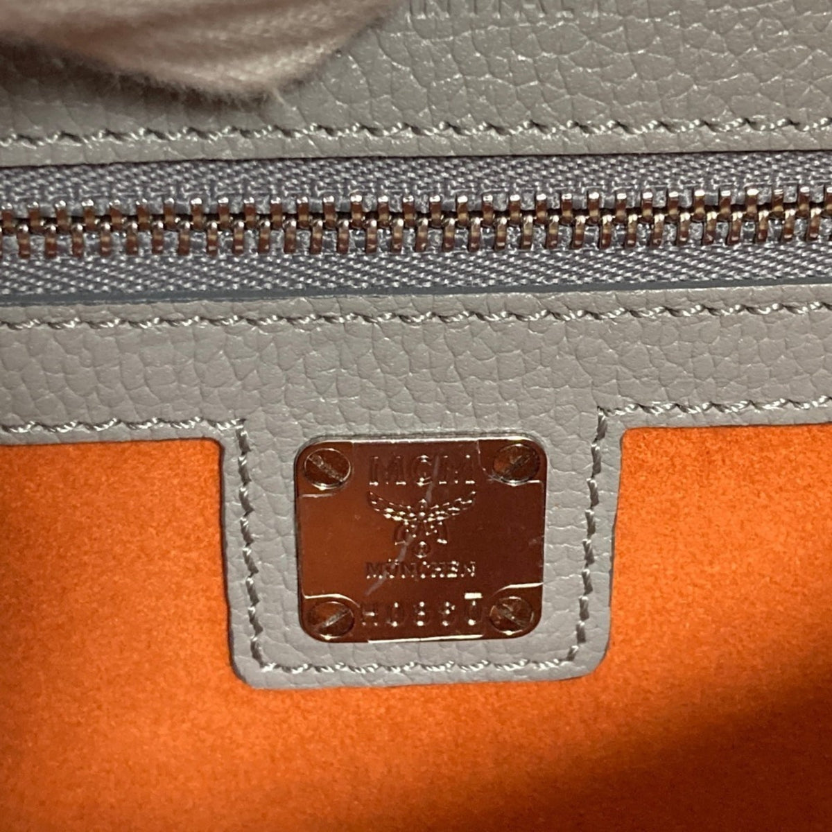 Mcm Gray Leather Shoulder Bag (Pre-Owned)