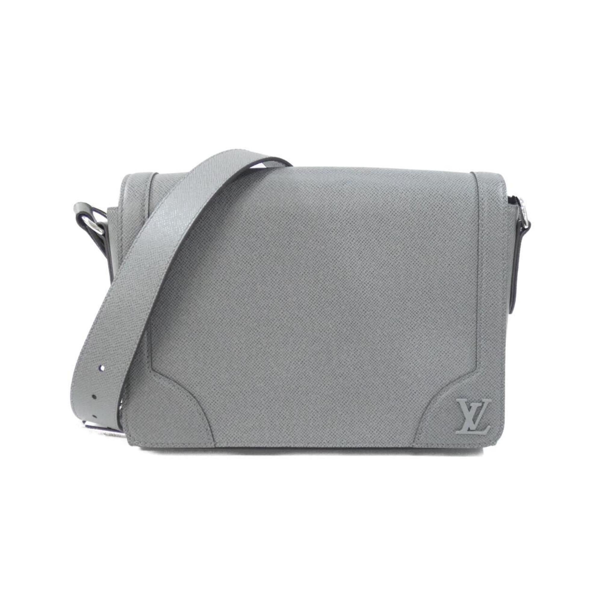 Louis Vuitton Taiga Gris Leather Shoulder Bag (Pre-Owned)